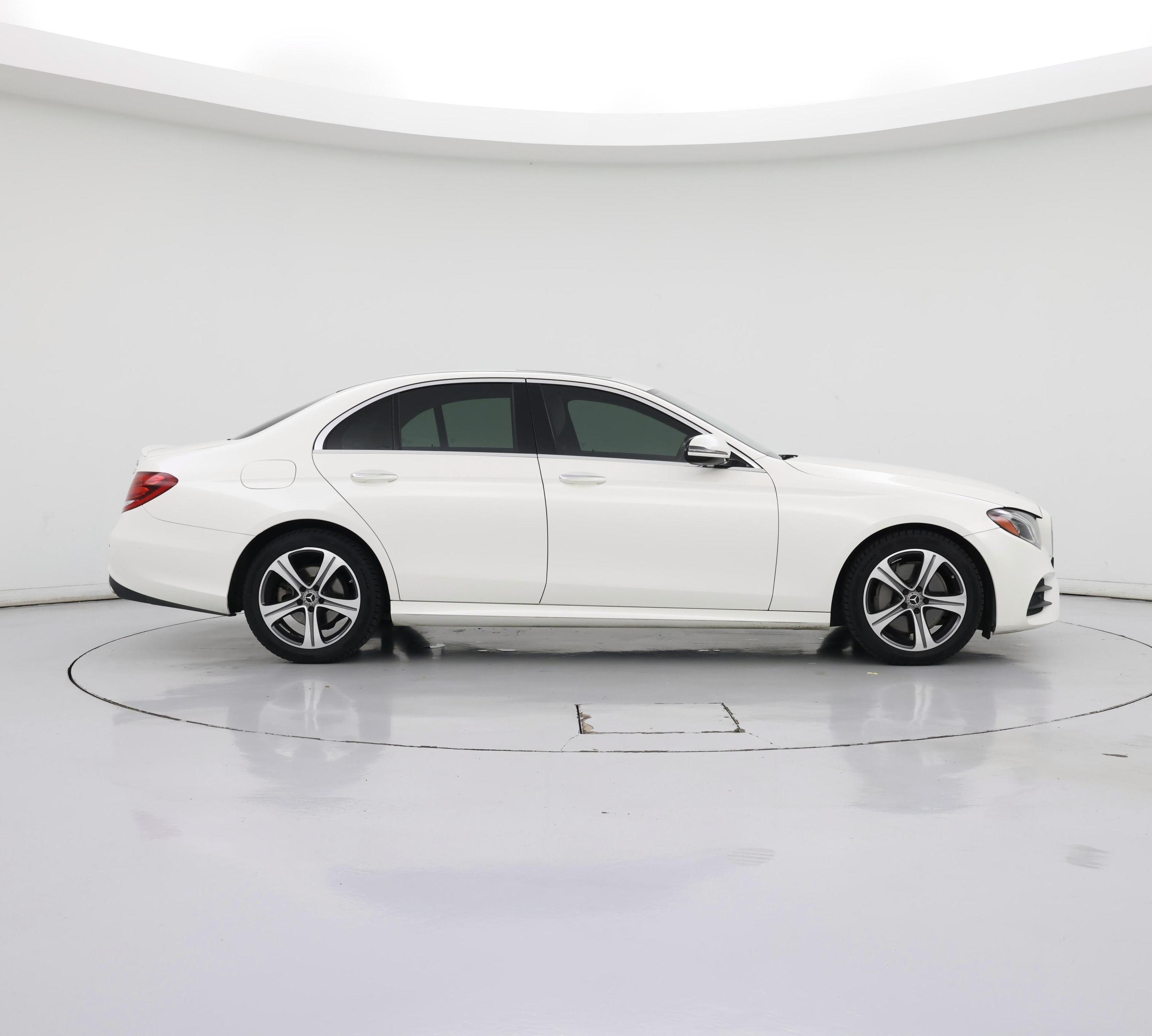 Thumbnail: 2020 Mercedes-Benz E-Class - 7