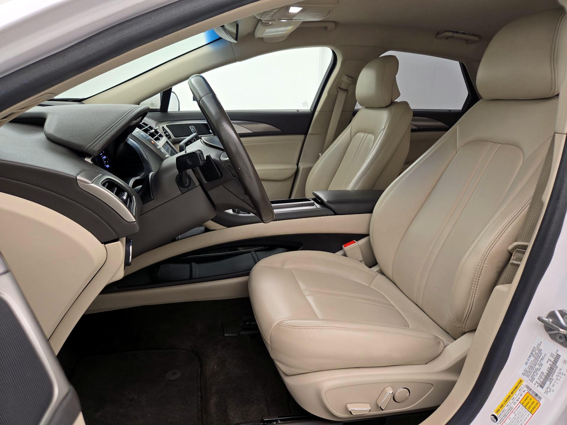 Thumbnail: 2019 Lincoln MKZ - 11