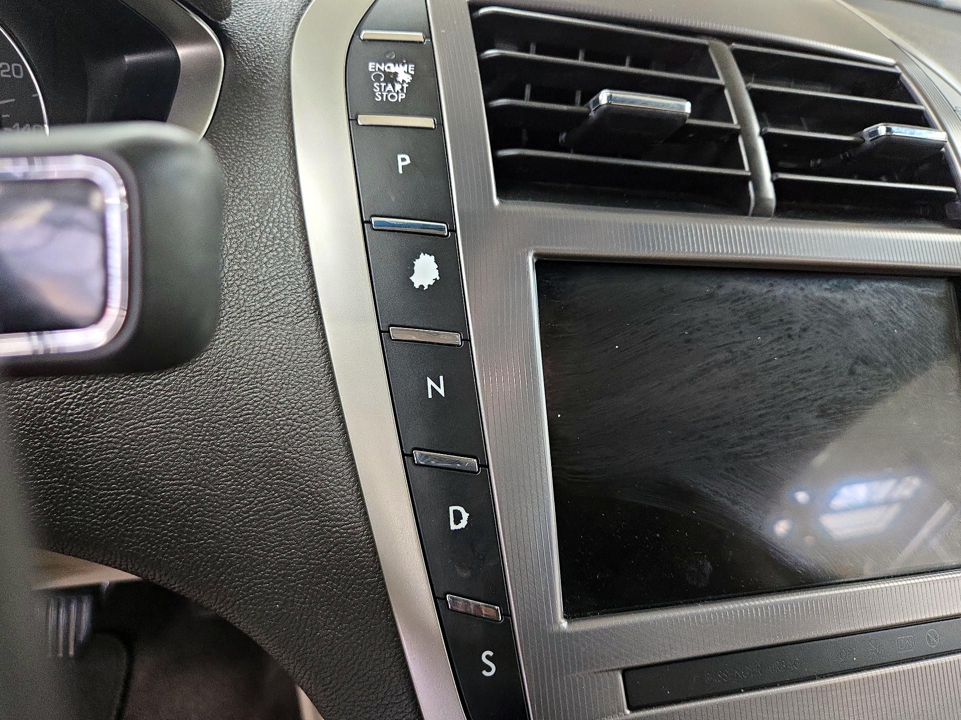 Thumbnail: 2019 Lincoln MKZ - 17