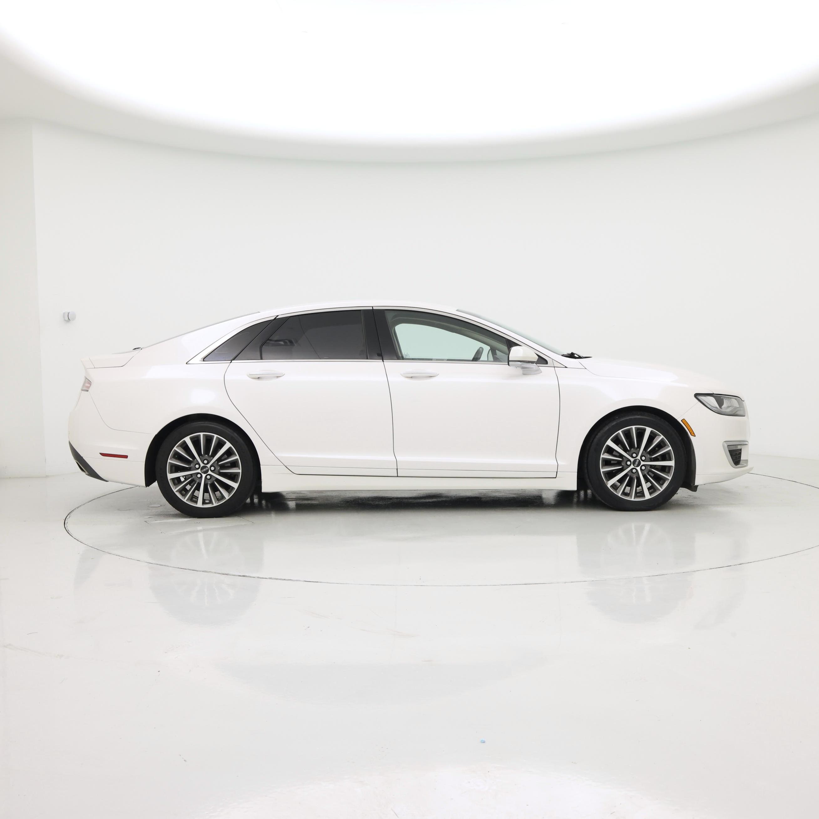 Thumbnail: 2019 Lincoln MKZ - 7