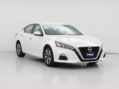 White 2022 Nissan Altima SV