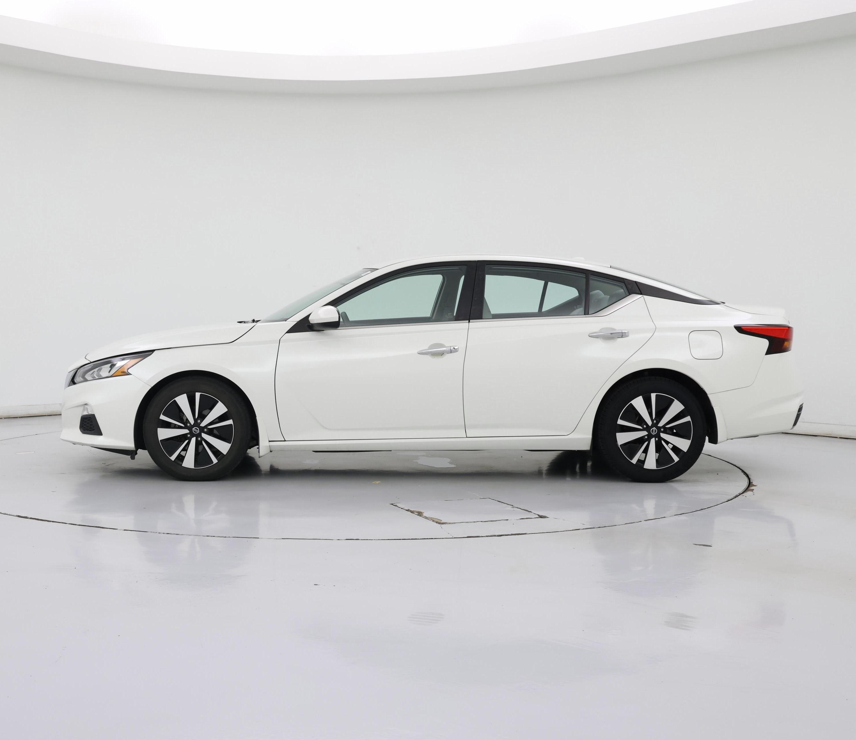 Thumbnail: 2022 Nissan Altima - 3
