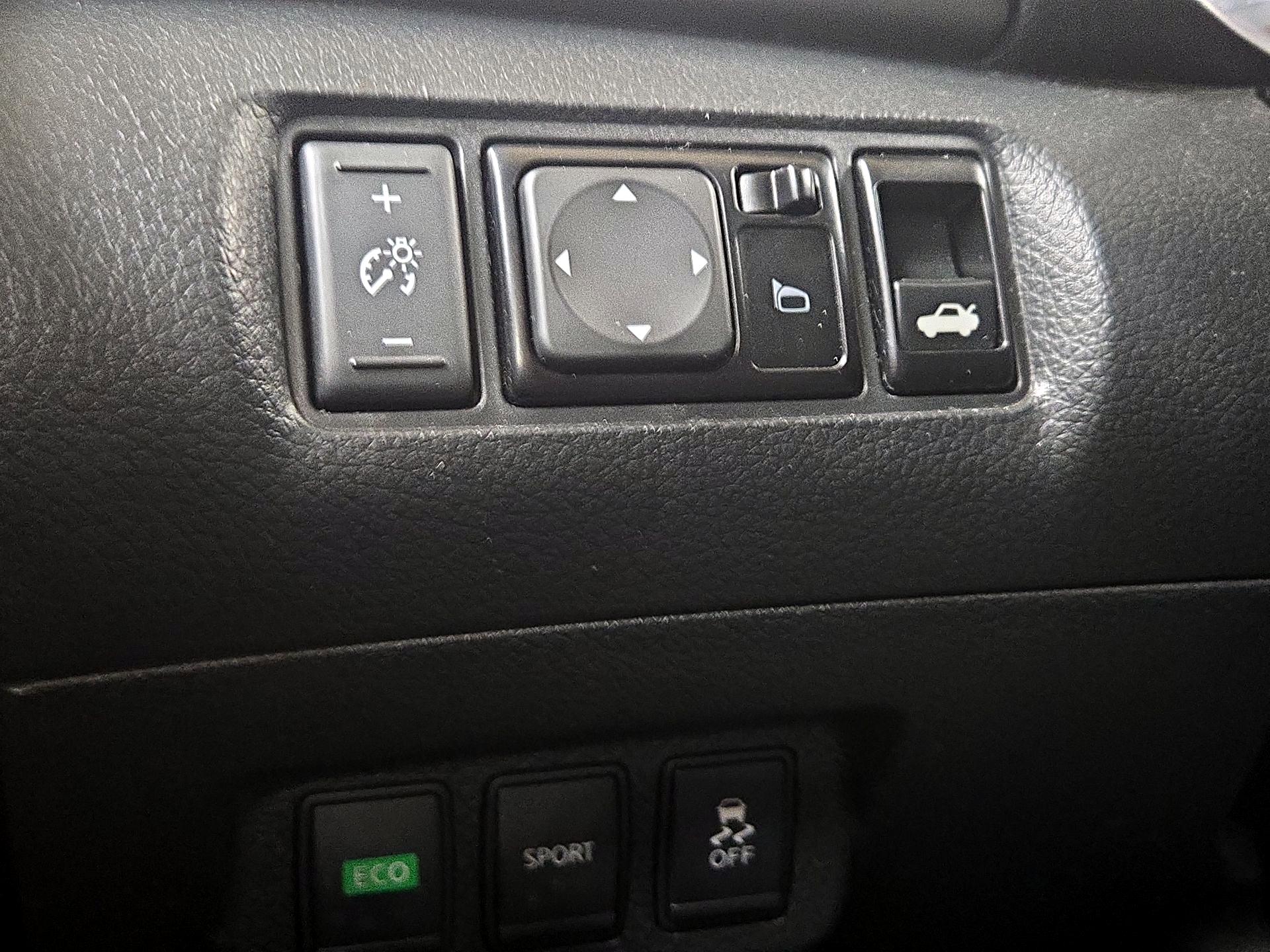 Thumbnail: 2015 Nissan Sentra - 13