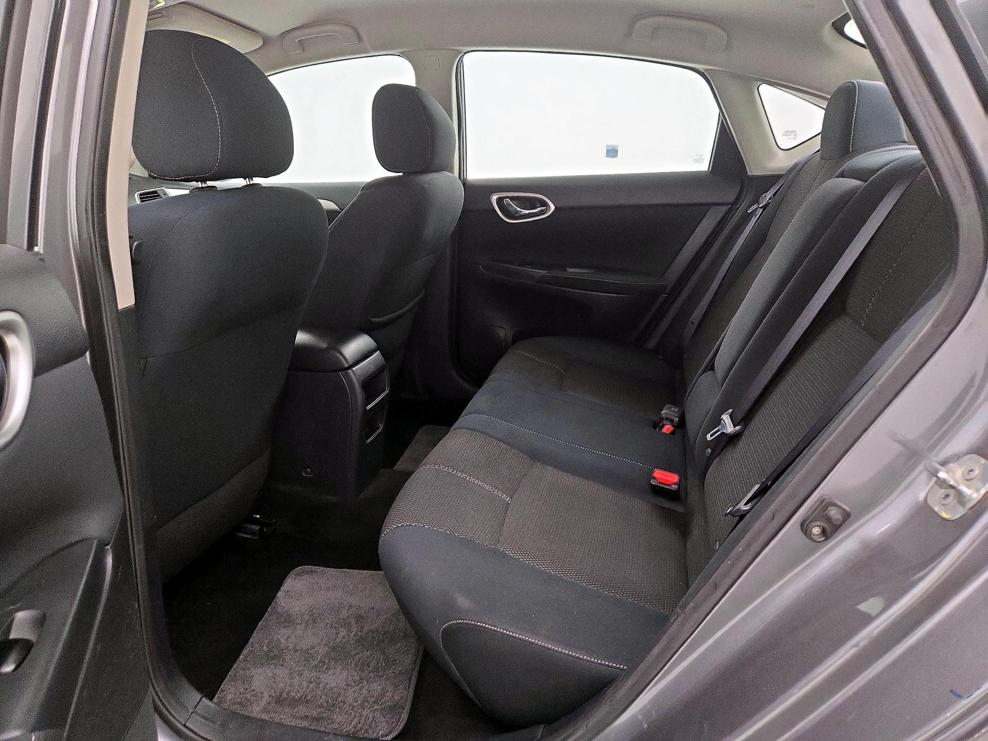 Thumbnail: 2015 Nissan Sentra - 18