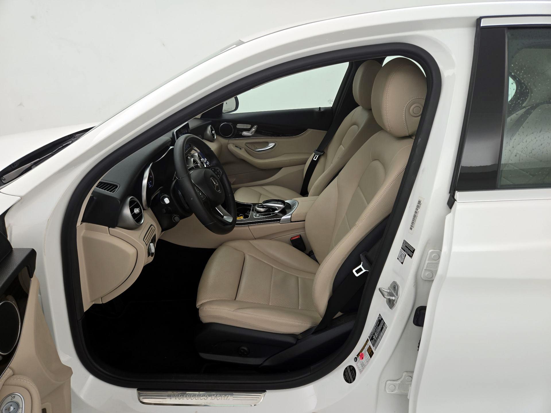 Thumbnail: 2015 Mercedes-Benz C-Class - 11