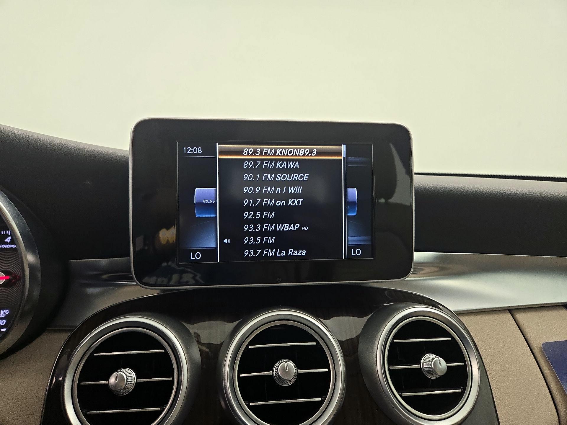 Thumbnail: 2015 Mercedes-Benz C-Class - 15