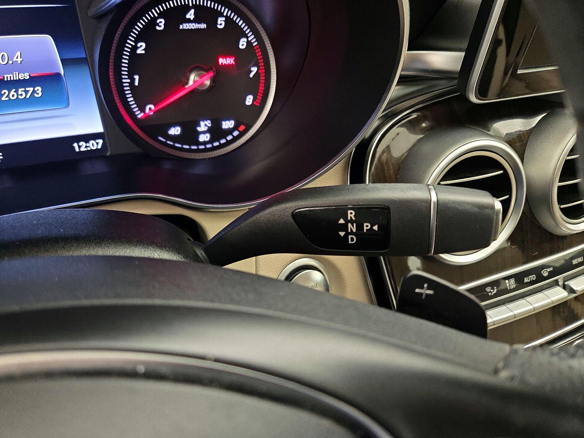 Thumbnail: 2015 Mercedes-Benz C-Class - 17