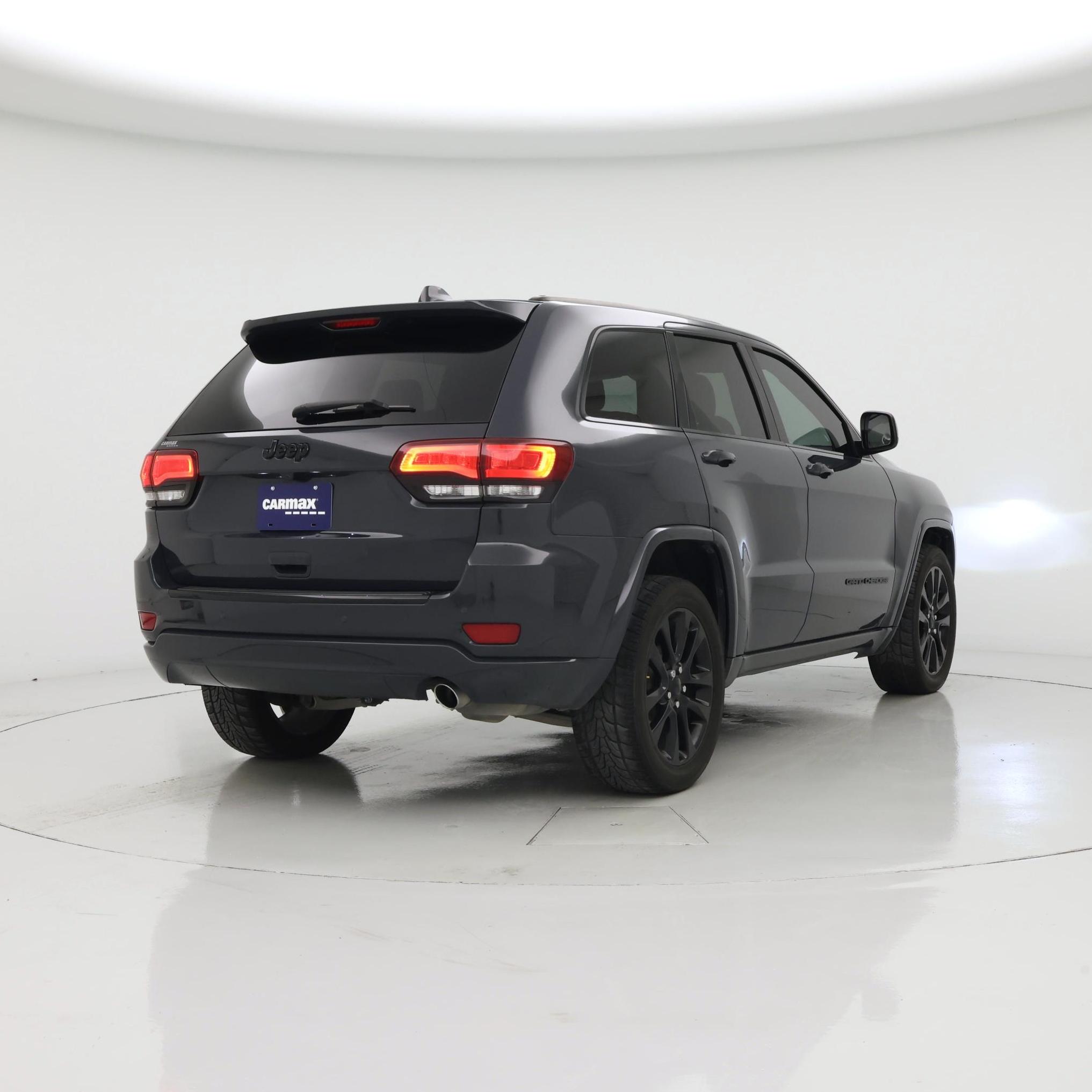 Thumbnail: 2018 Jeep Grand Cherokee - 8