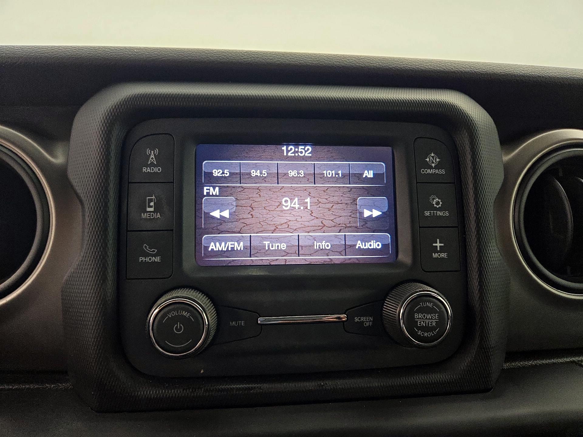 Thumbnail: 2020 Jeep Wrangler - 15