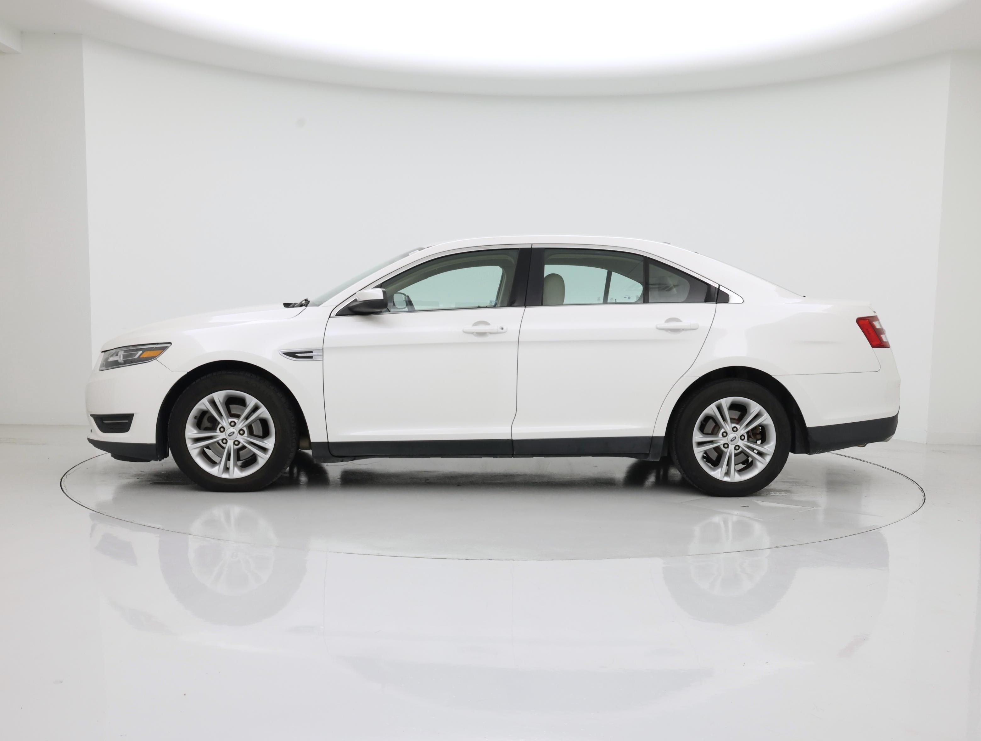 Thumbnail: 2015 Ford Taurus - 3