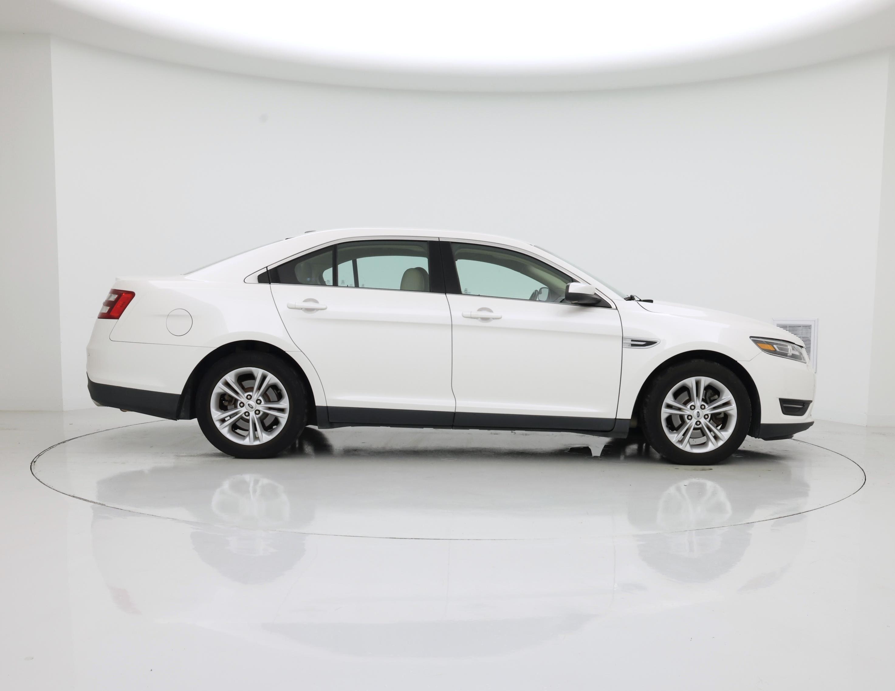 Thumbnail: 2015 Ford Taurus - 7