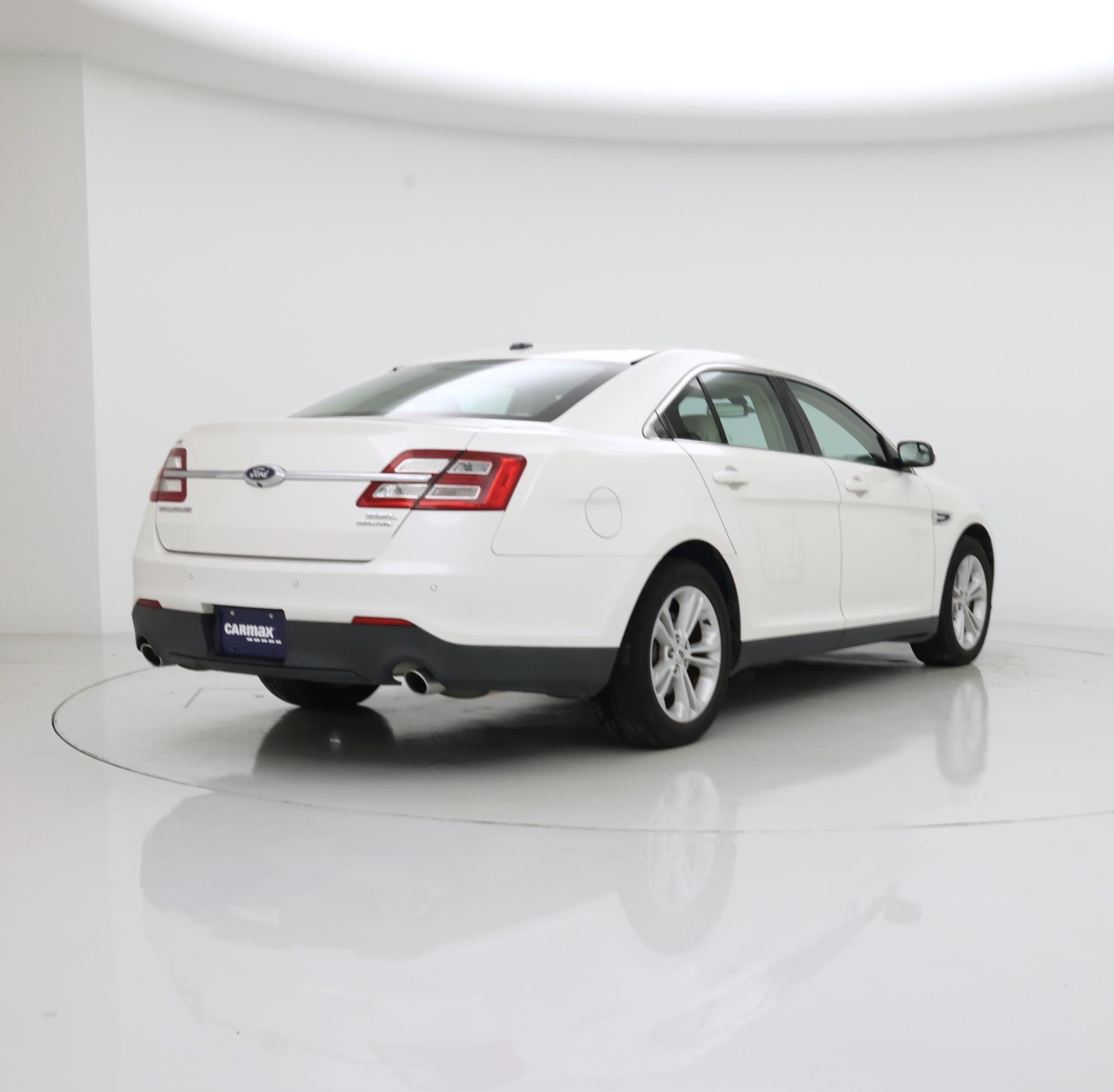 Thumbnail: 2015 Ford Taurus - 8