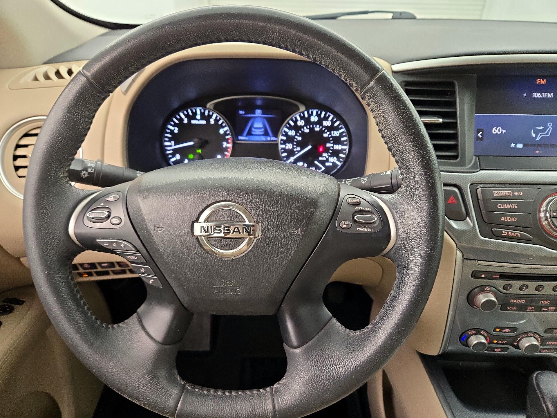 Thumbnail: 2017 Nissan Pathfinder - 10