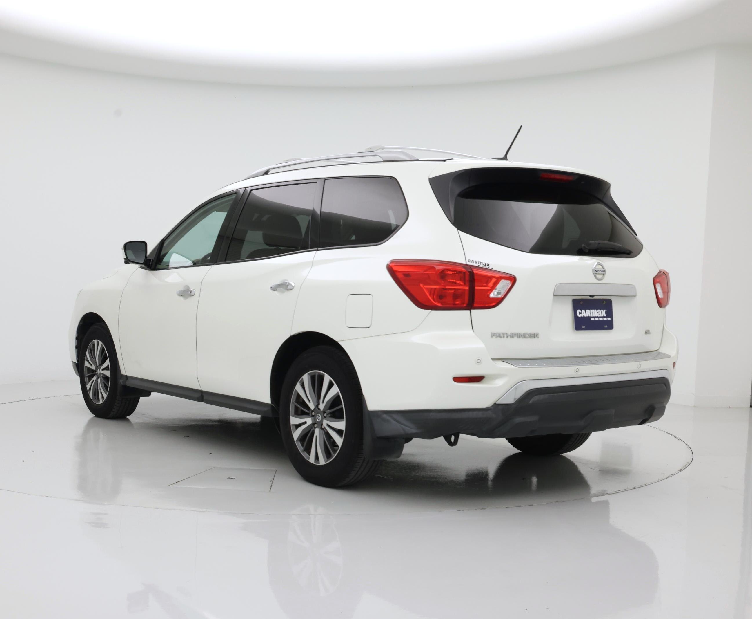 Thumbnail: 2017 Nissan Pathfinder - 2