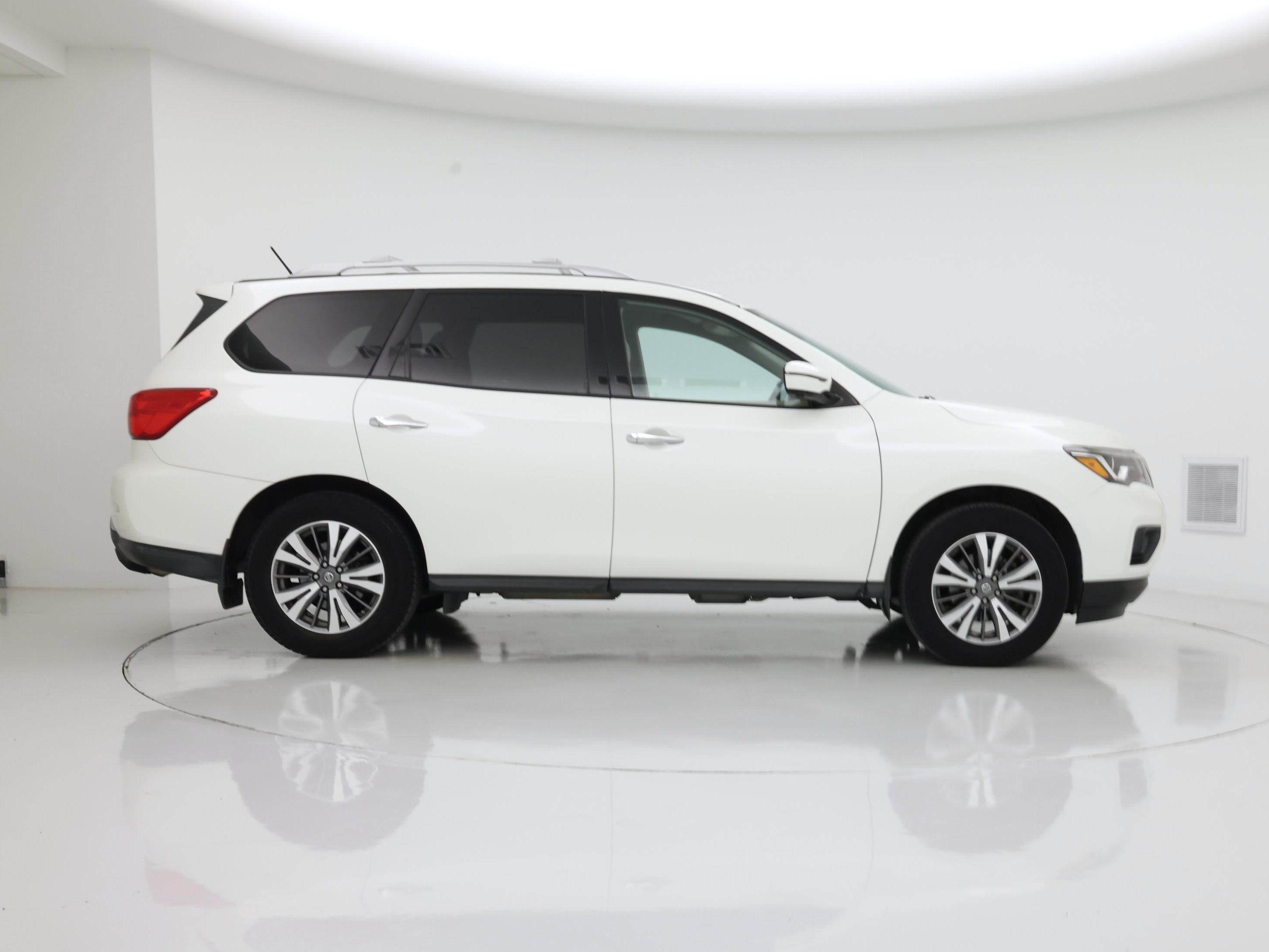 Thumbnail: 2017 Nissan Pathfinder - 7