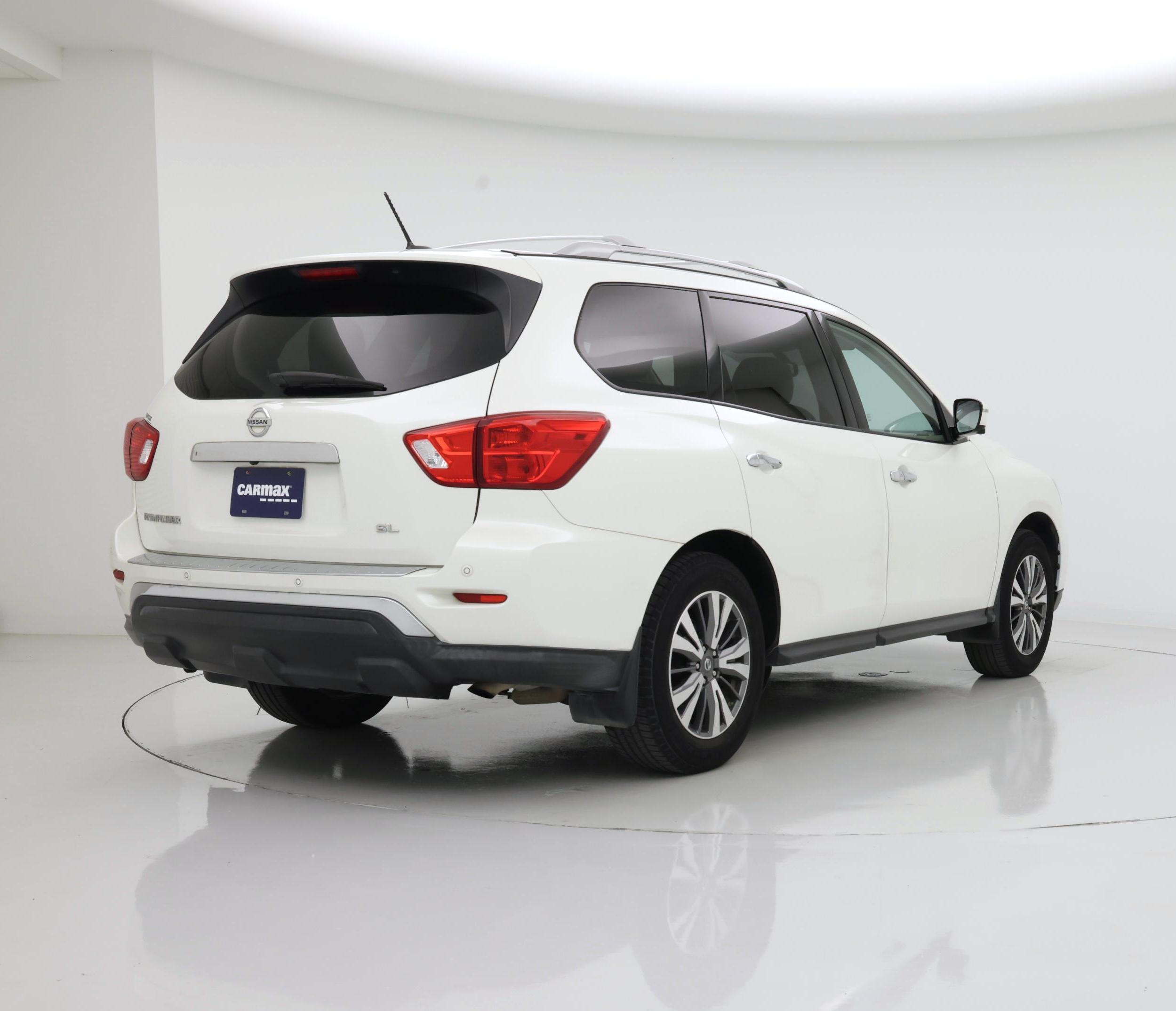 Thumbnail: 2017 Nissan Pathfinder - 8
