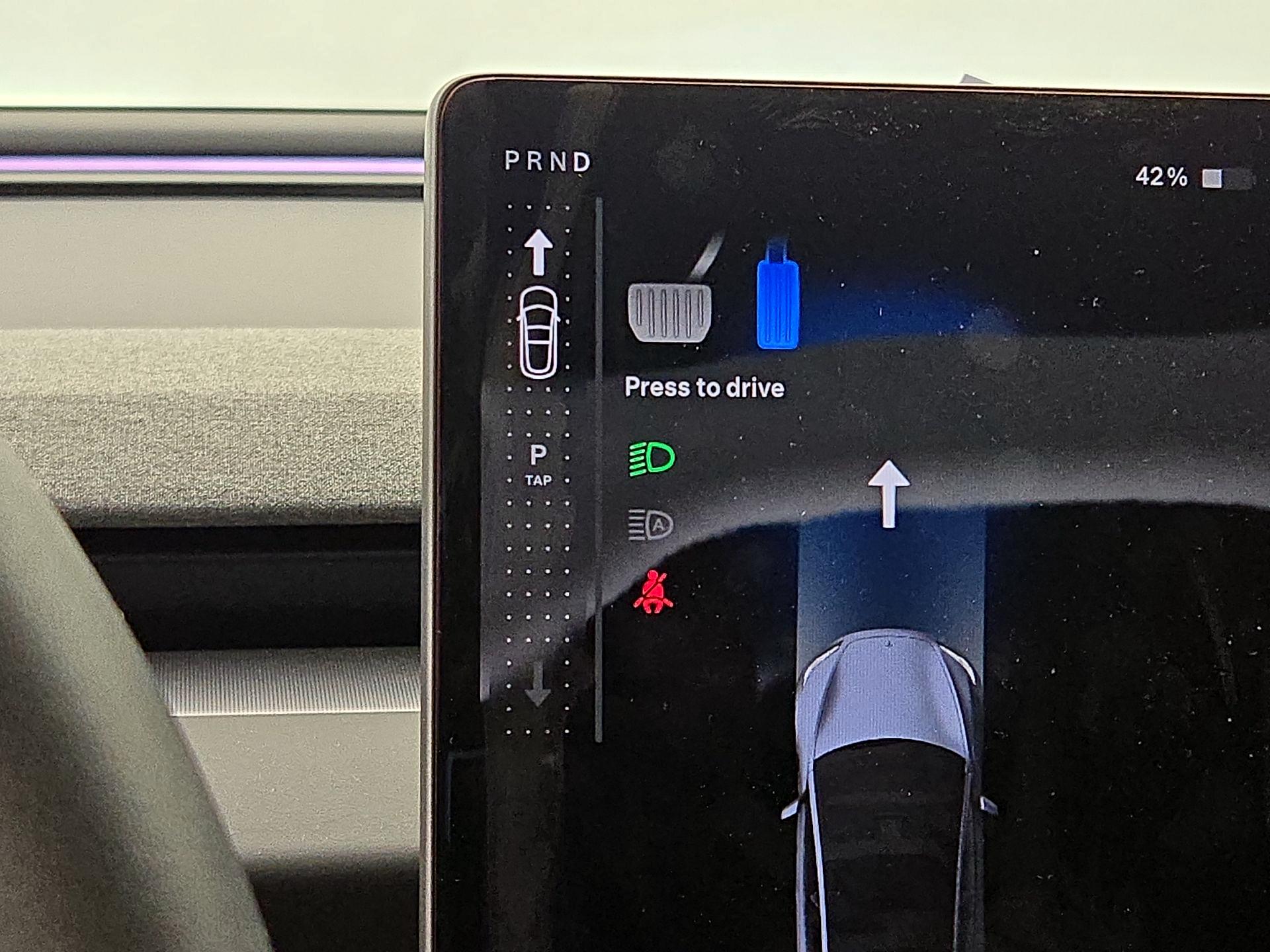Thumbnail: 2025 Tesla Model 3 - 17