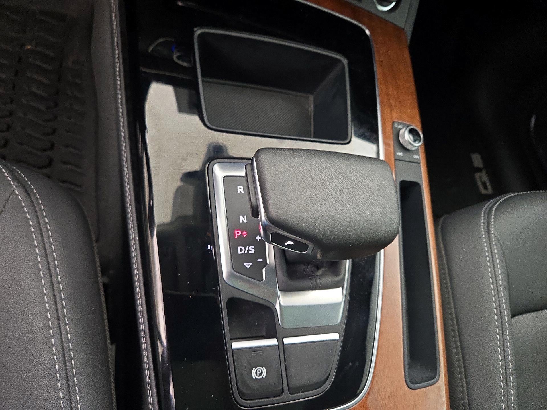 Thumbnail: 2022 Audi Q5 - 17