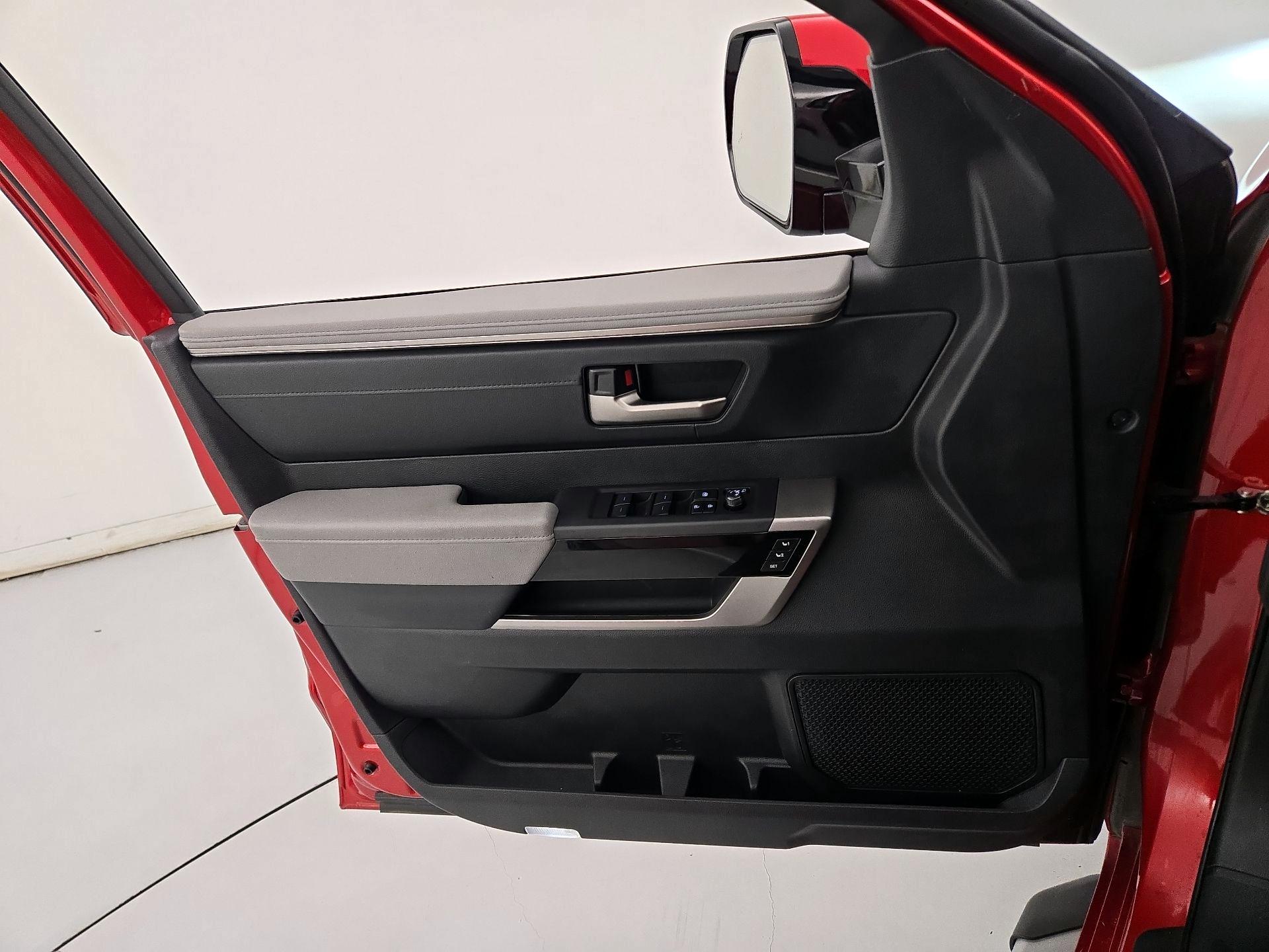 Thumbnail: 2022 Toyota Tundra - 12