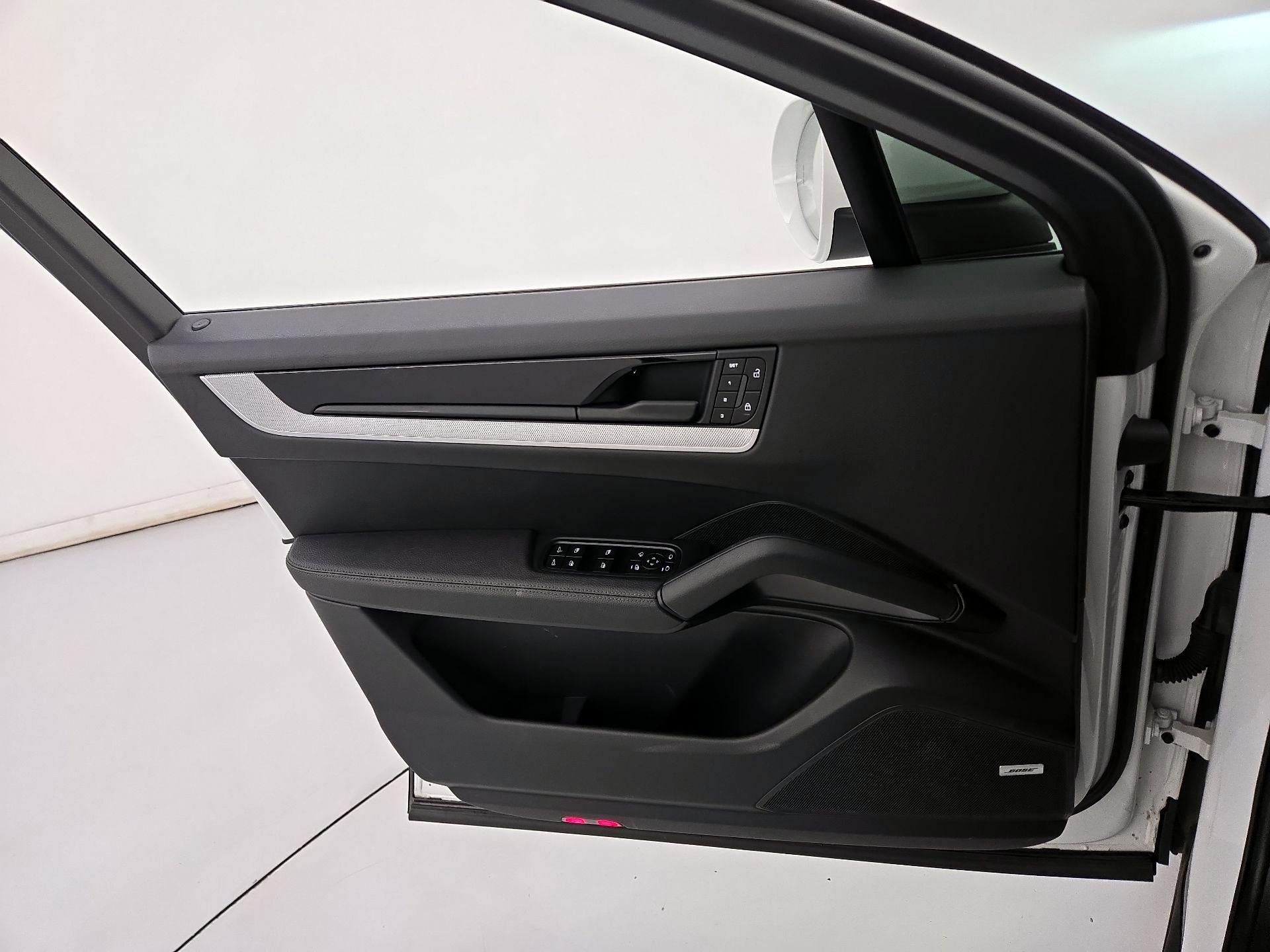Thumbnail: 2024 Porsche Cayenne - 12