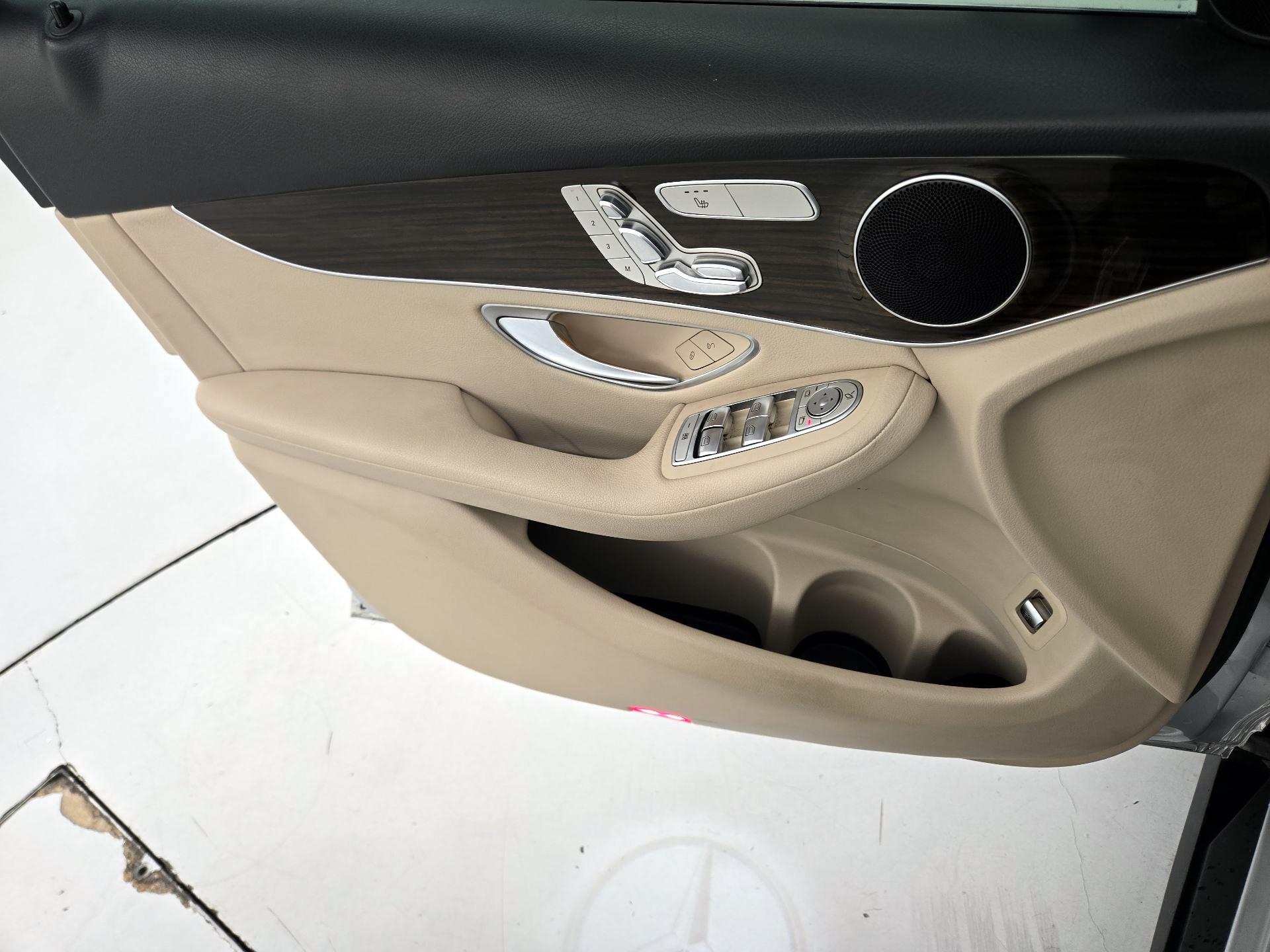Thumbnail: 2020 Mercedes-Benz GLC - 12