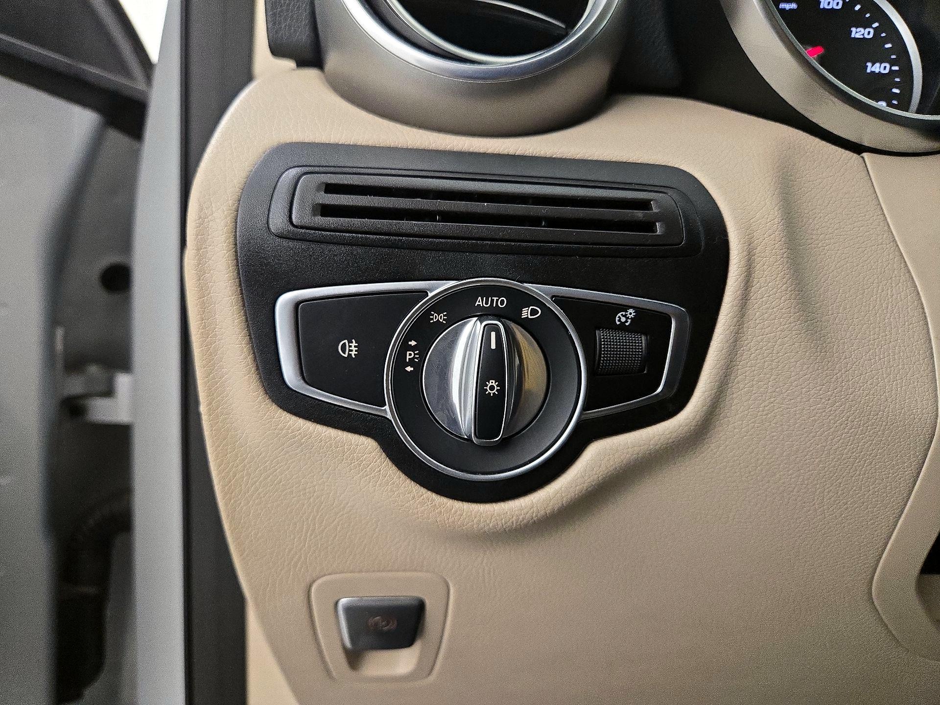 Thumbnail: 2020 Mercedes-Benz GLC - 13