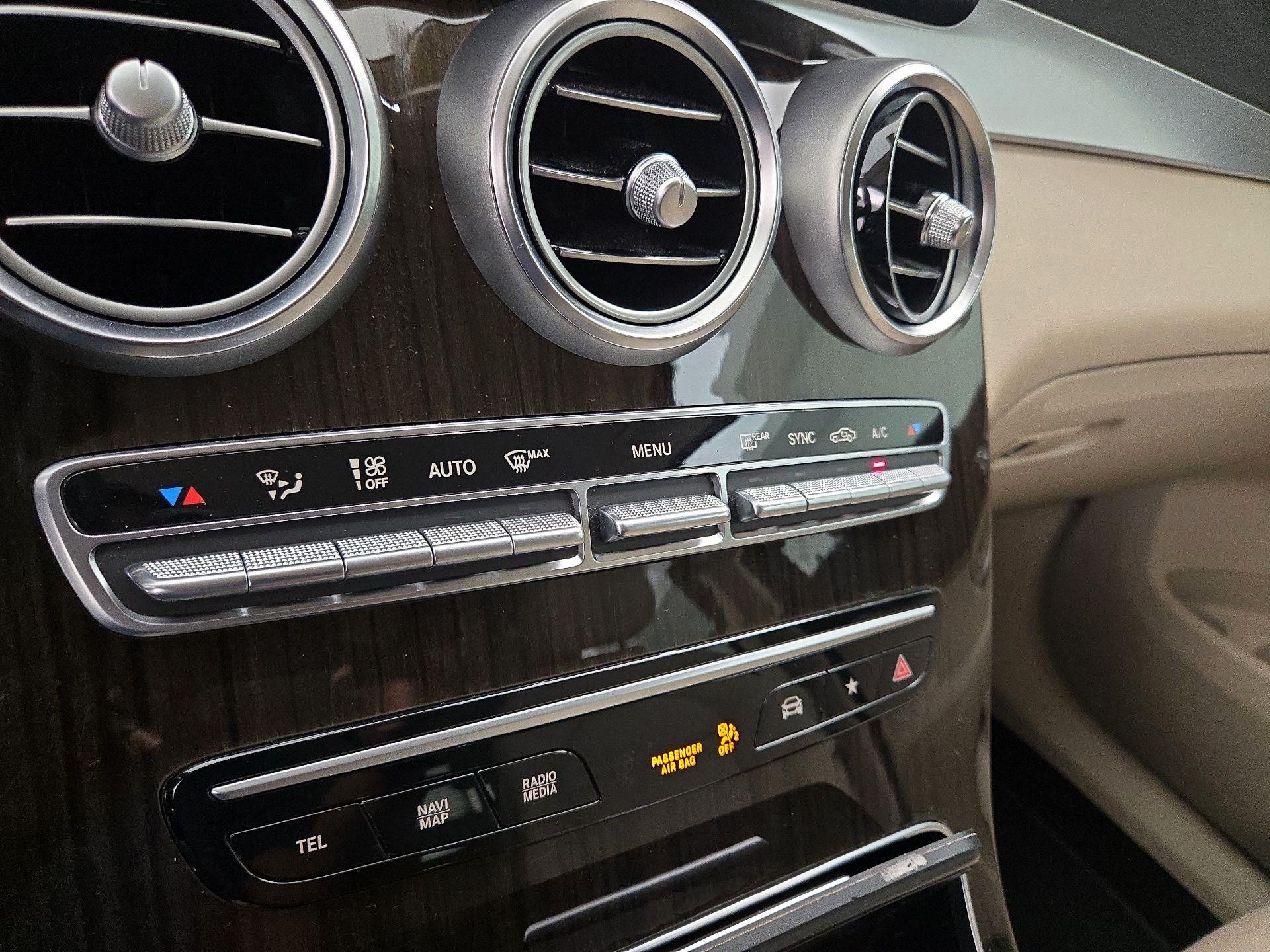 Thumbnail: 2020 Mercedes-Benz GLC - 16