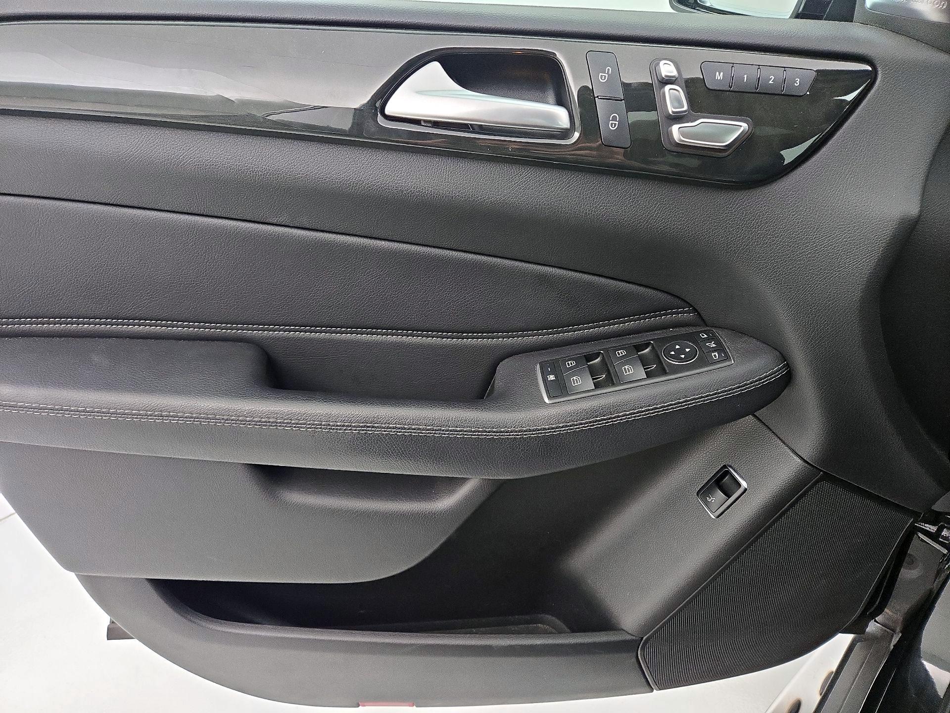 Thumbnail: 2017 Mercedes-Benz GLE - 12