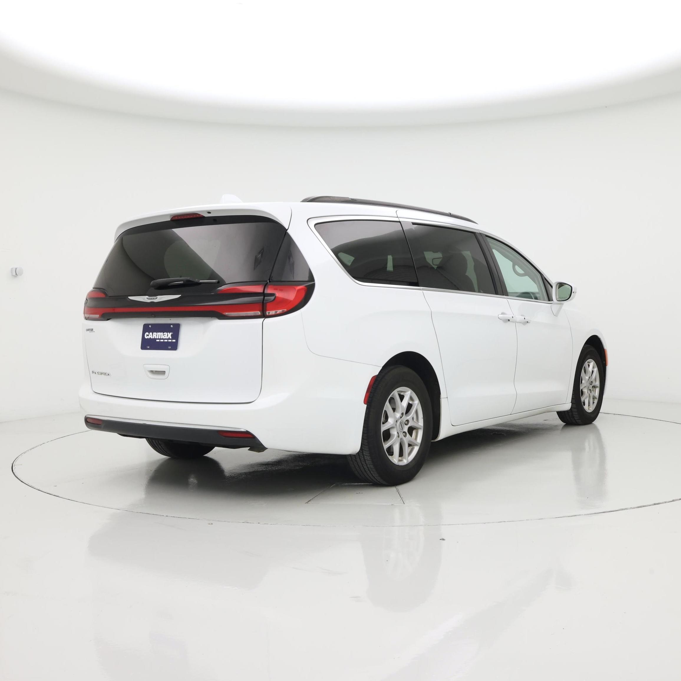 Thumbnail: 2022 Chrysler Pacifica - 8