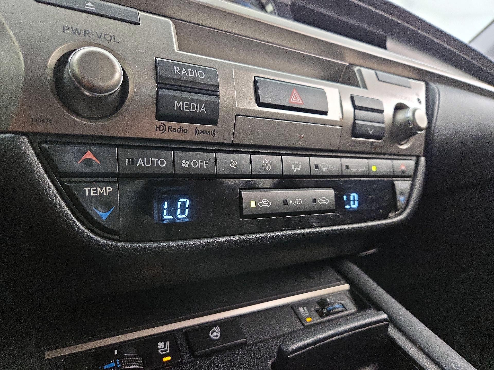 Thumbnail: 2016 Lexus ES - 17