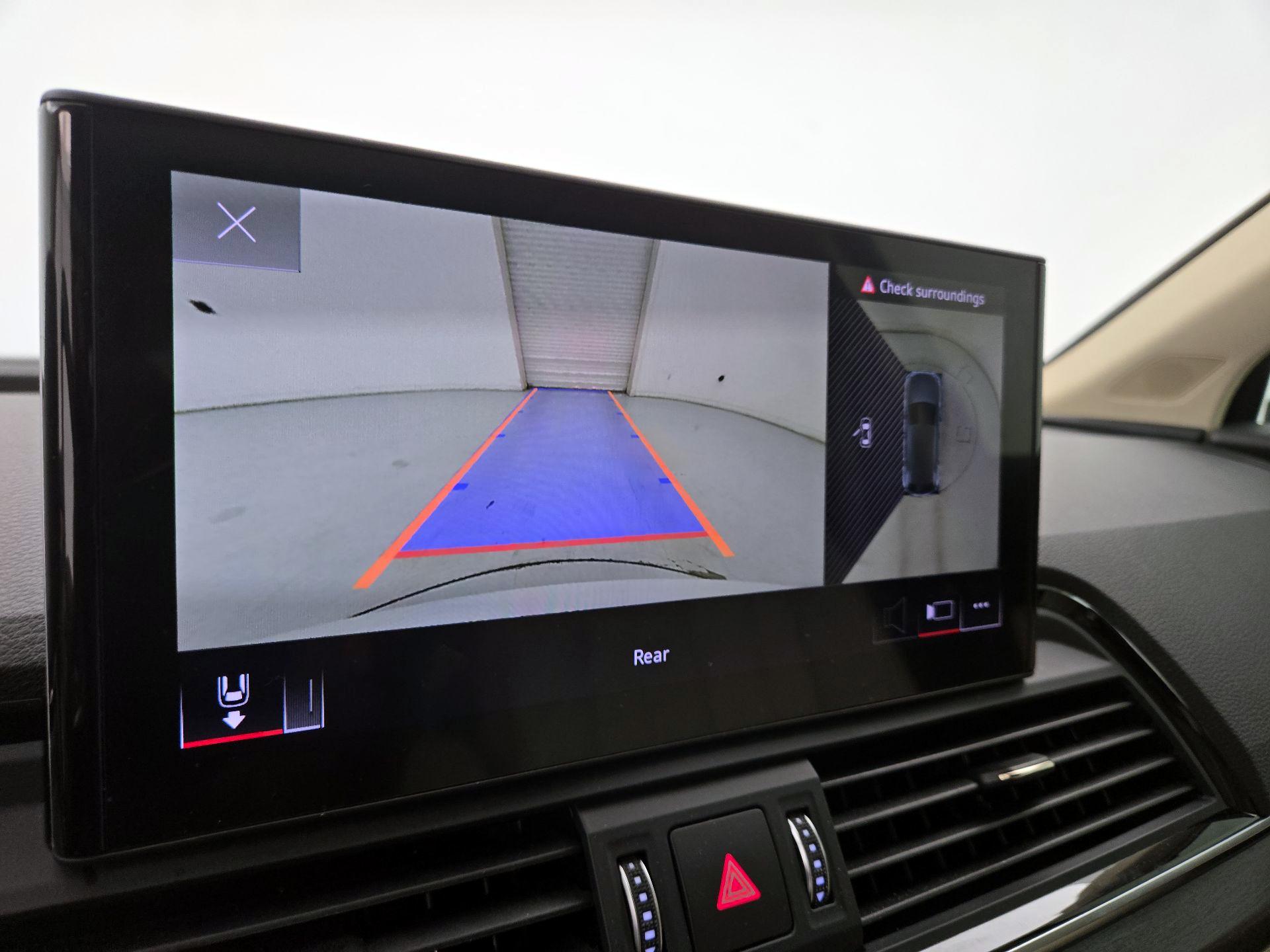 Thumbnail: 2021 Audi Q5 - 14