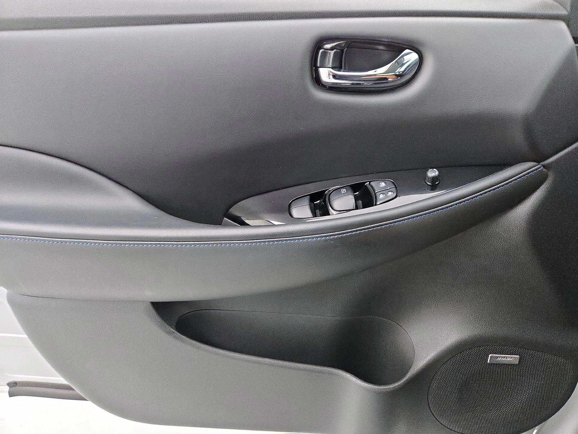 Thumbnail: 2019 Nissan Leaf - 12