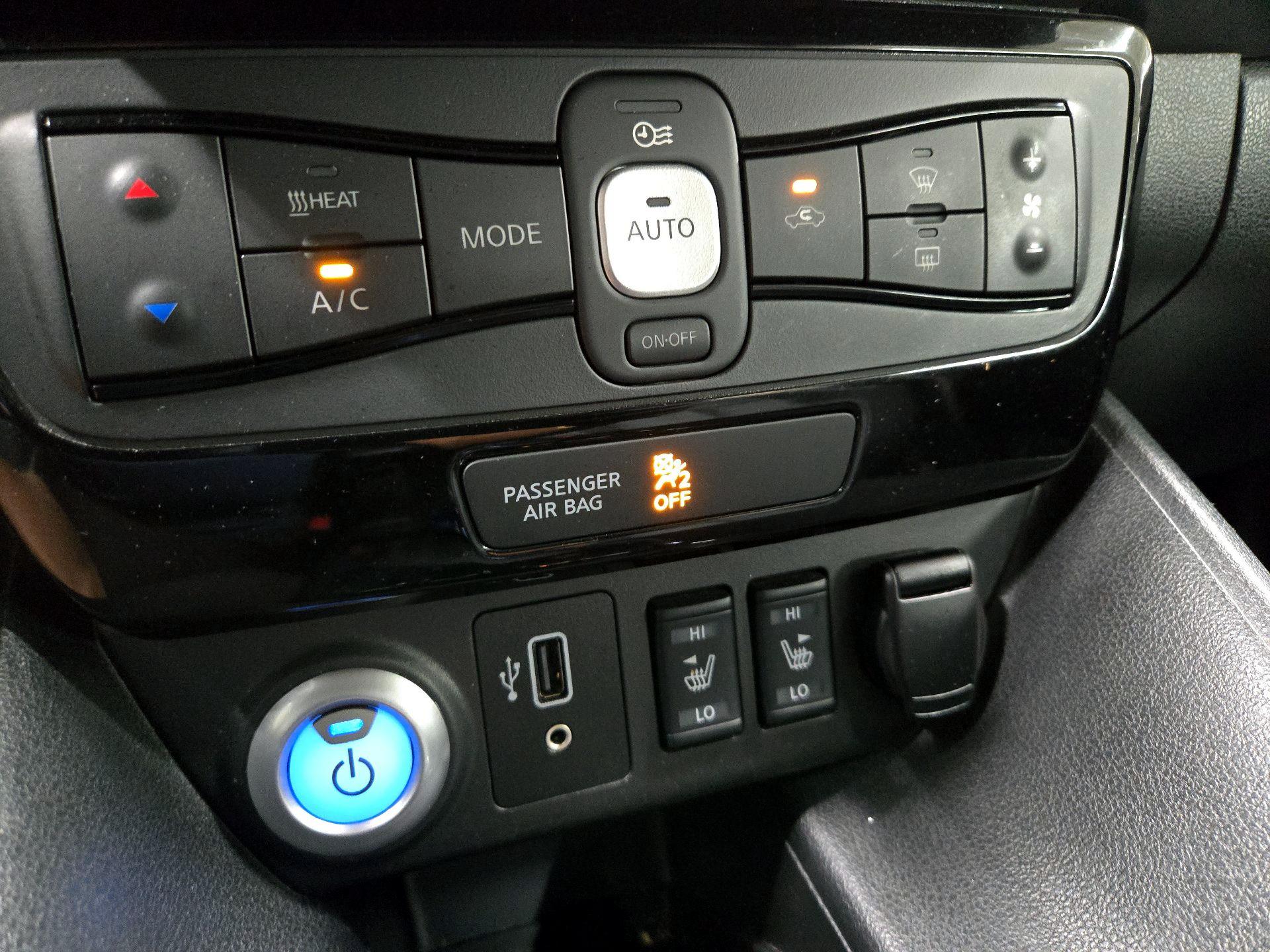 Thumbnail: 2019 Nissan Leaf - 17