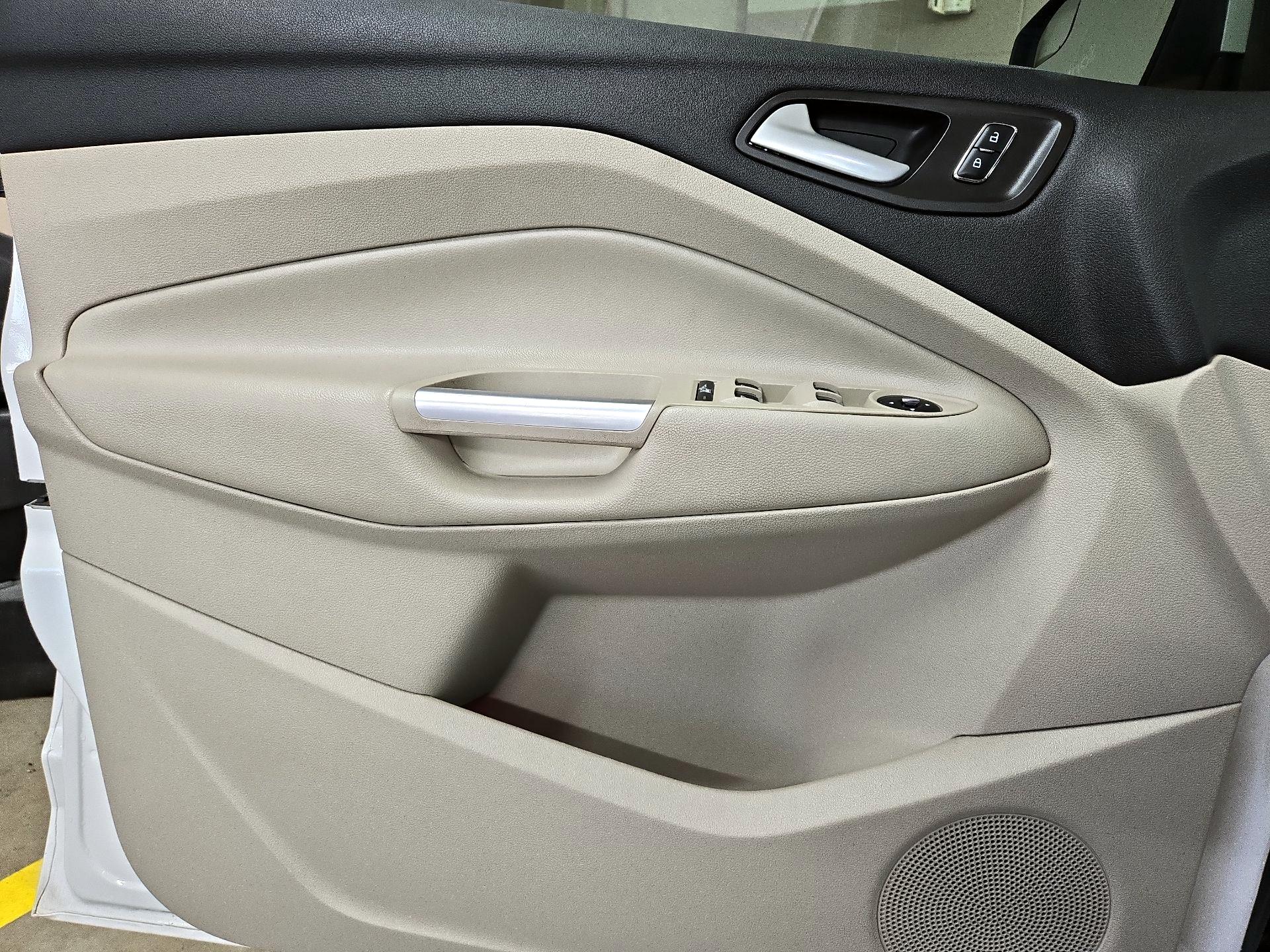 Thumbnail: 2015 Ford C-Max - 12