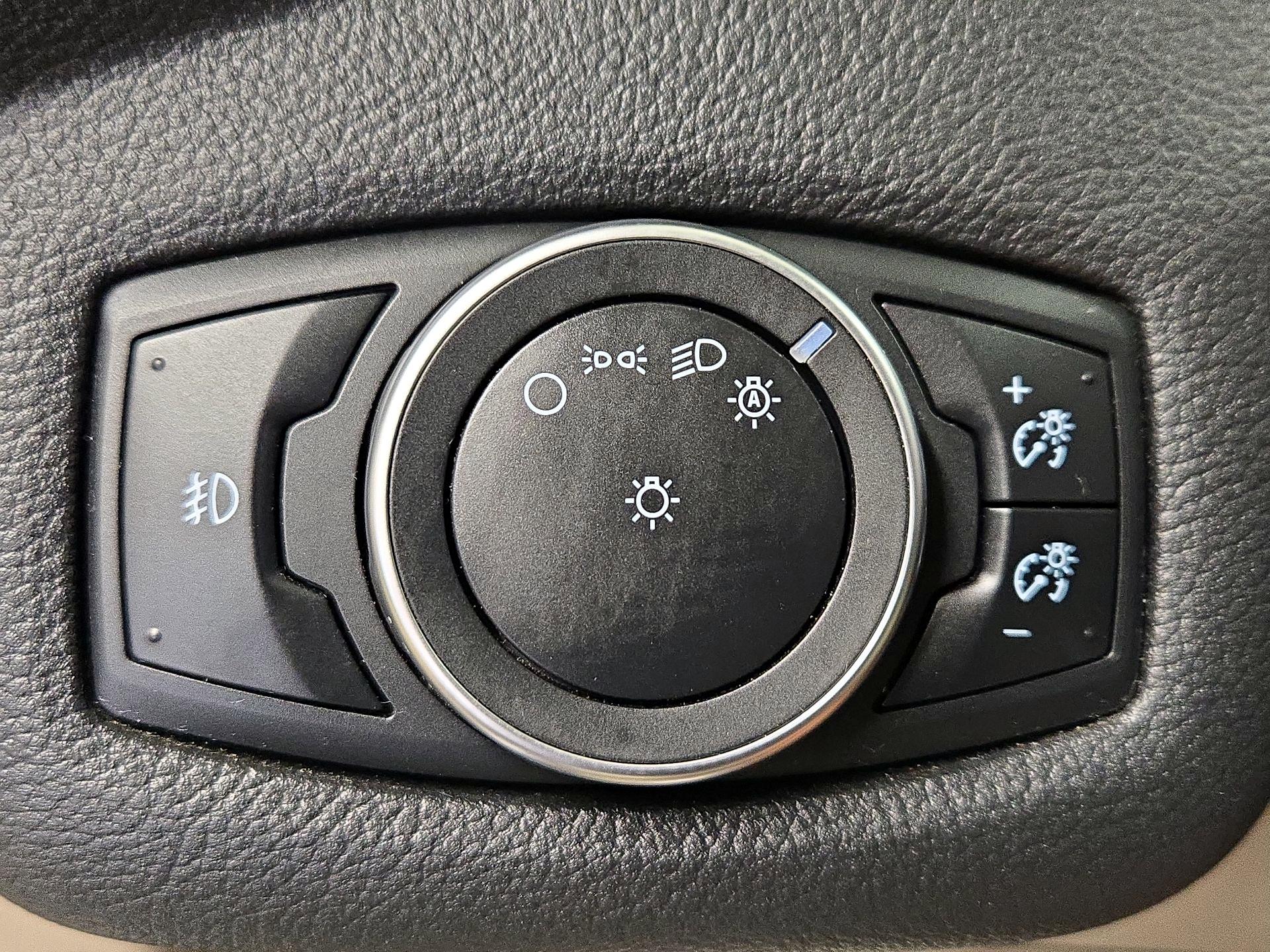 Thumbnail: 2015 Ford C-Max - 13