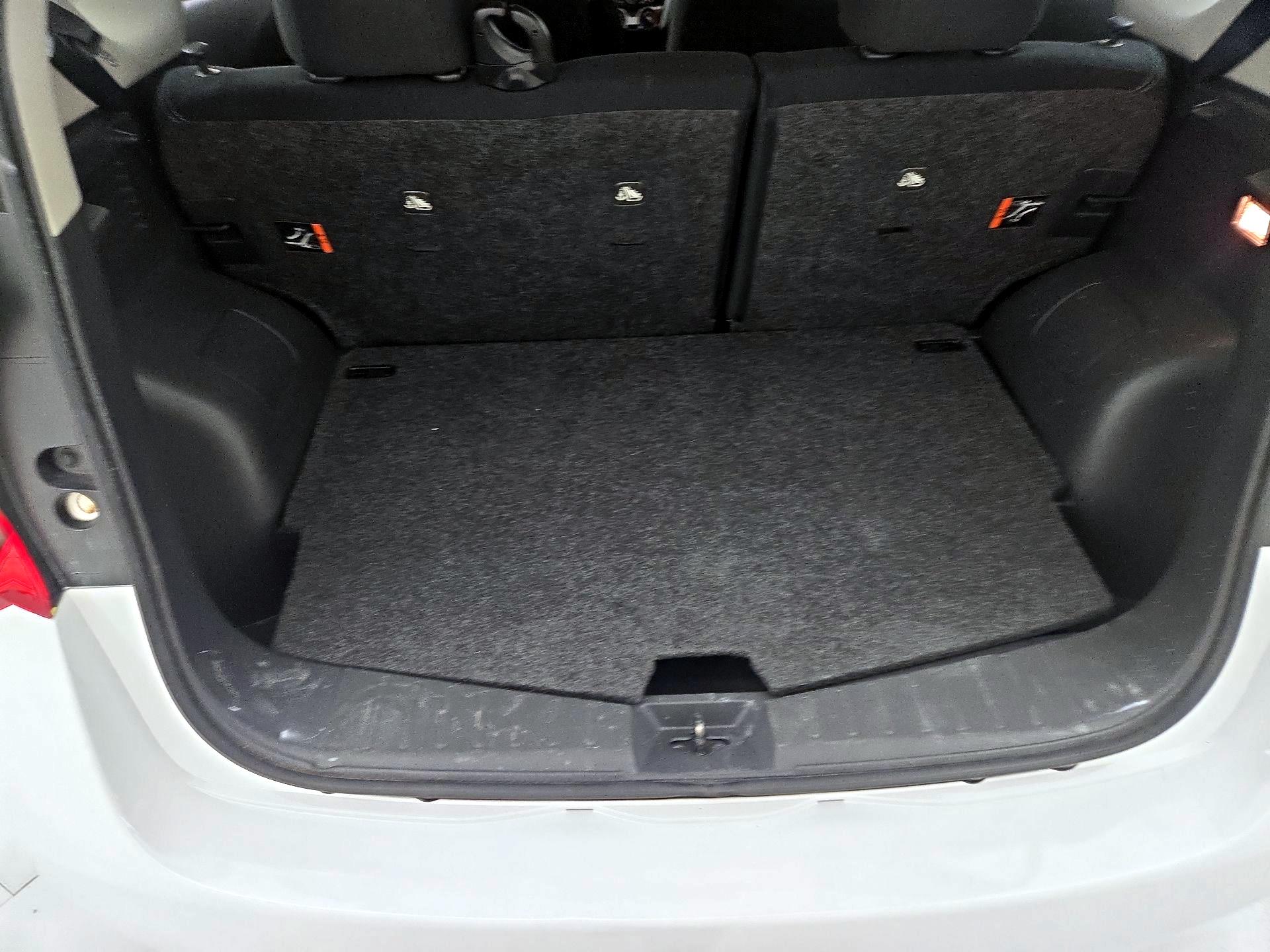 Thumbnail: 2016 Nissan Versa Note - 20