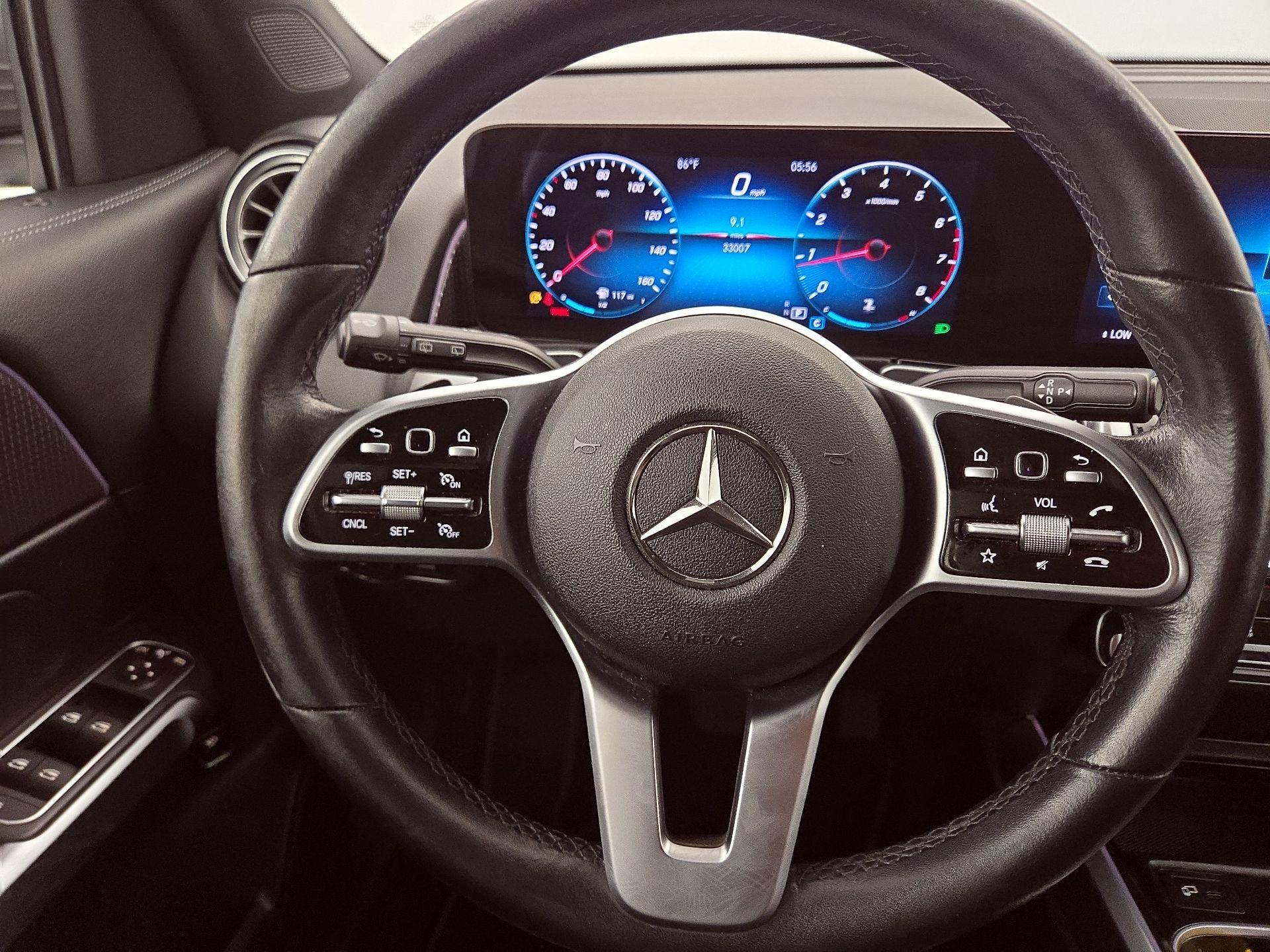 Thumbnail: 2022 Mercedes-Benz GLB - 10