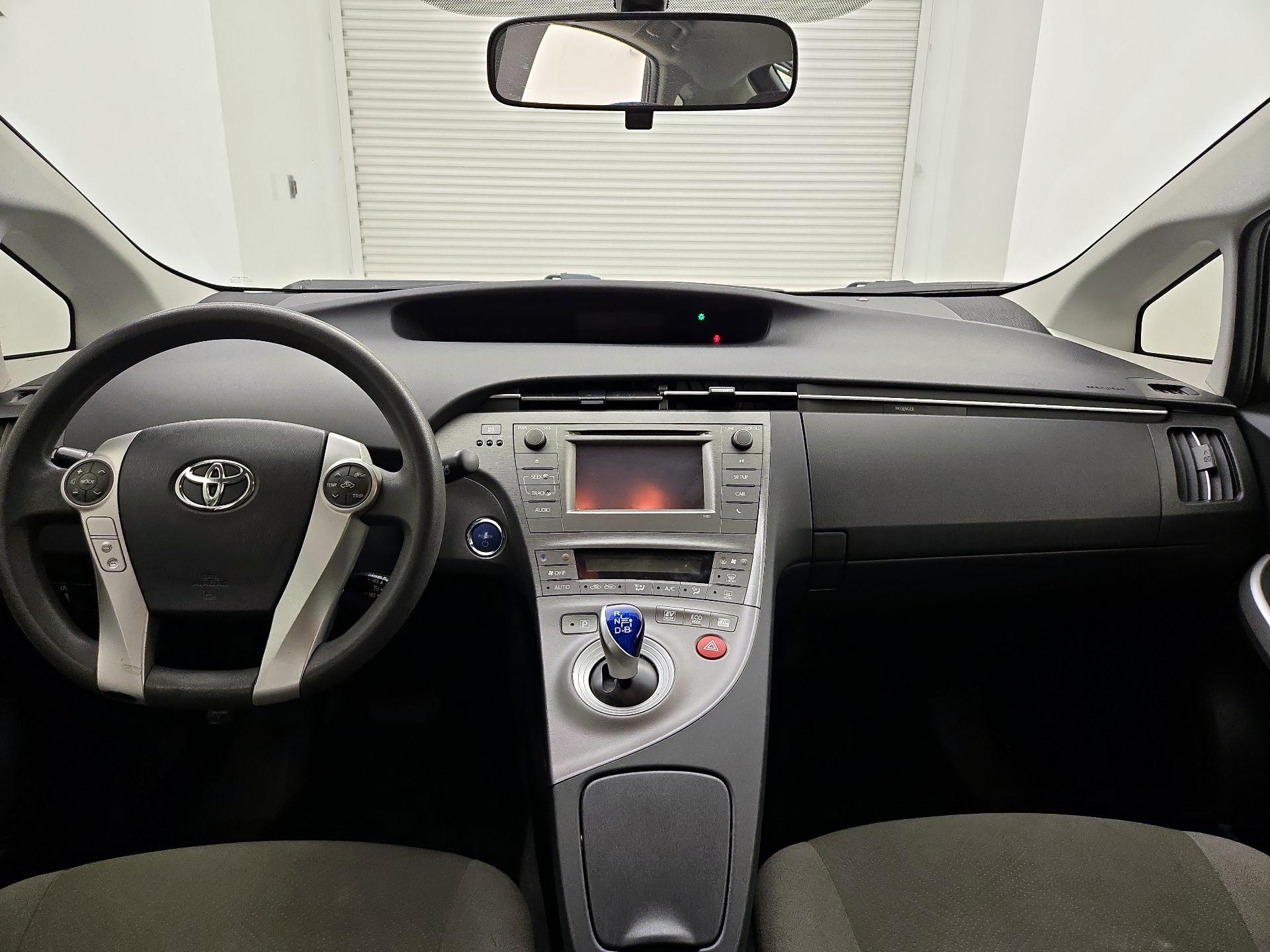 Thumbnail: 2015 Toyota Prius - 9