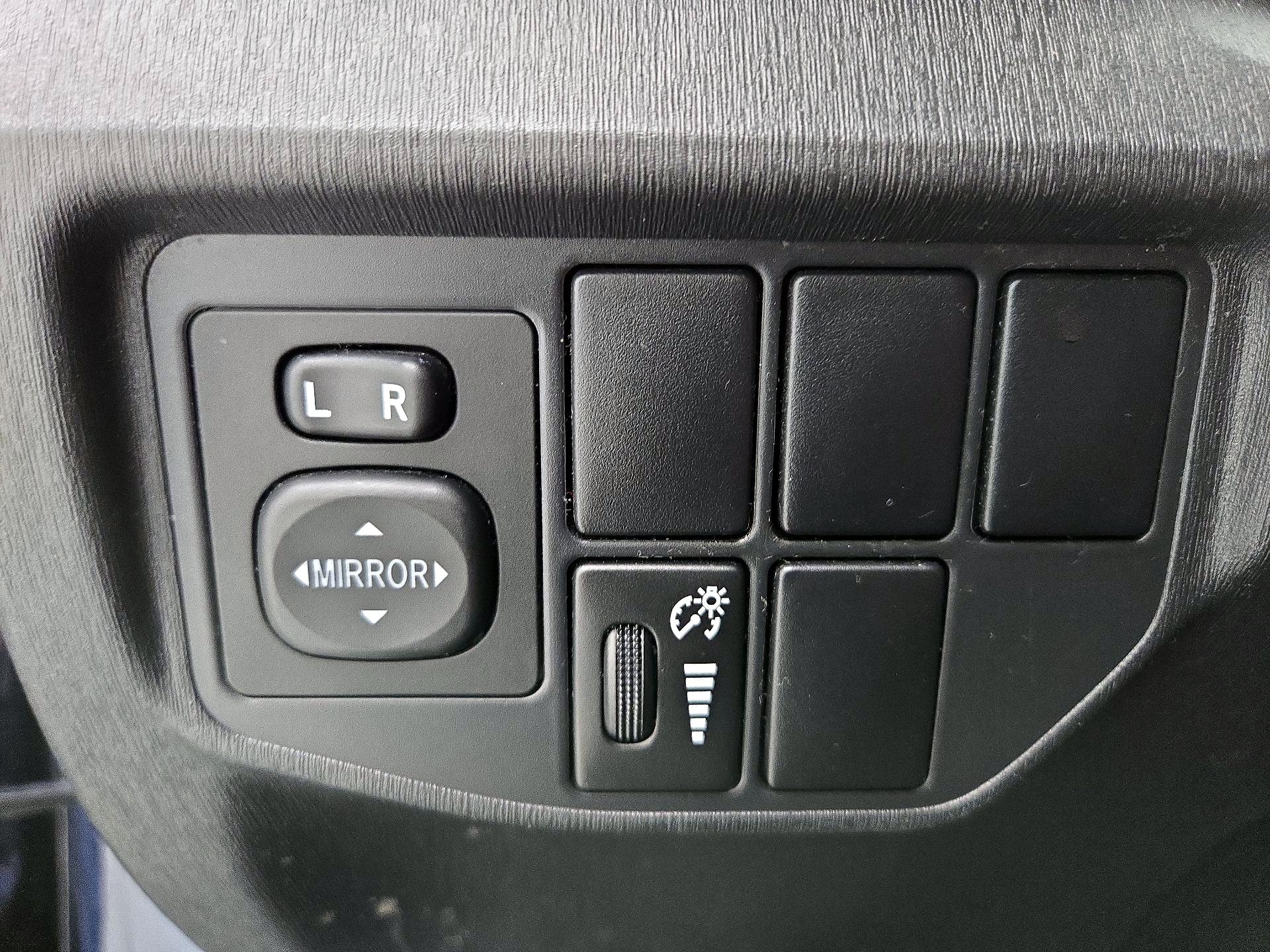 Thumbnail: 2015 Toyota Prius - 13