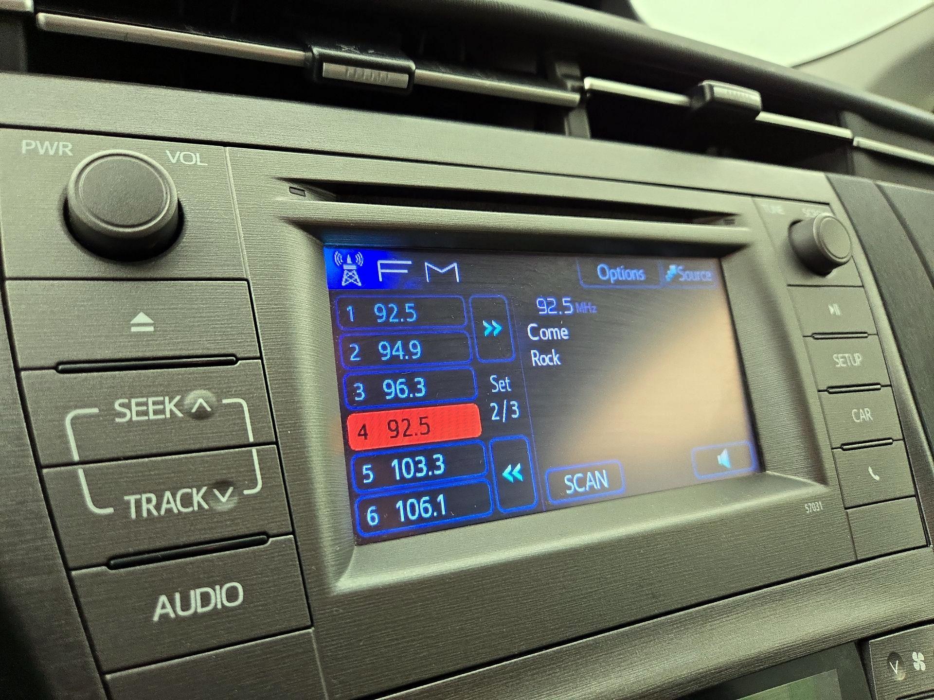 Thumbnail: 2015 Toyota Prius - 15