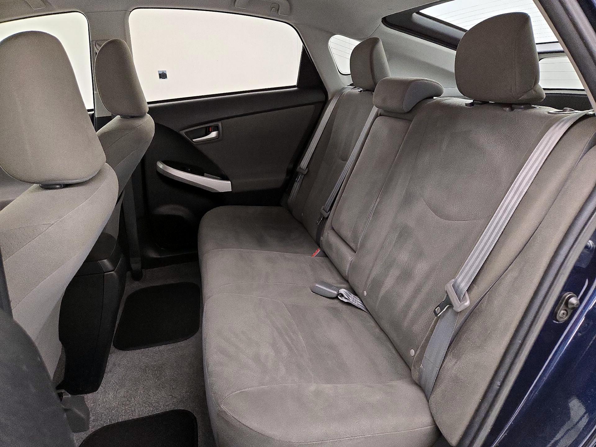 Thumbnail: 2015 Toyota Prius - 18