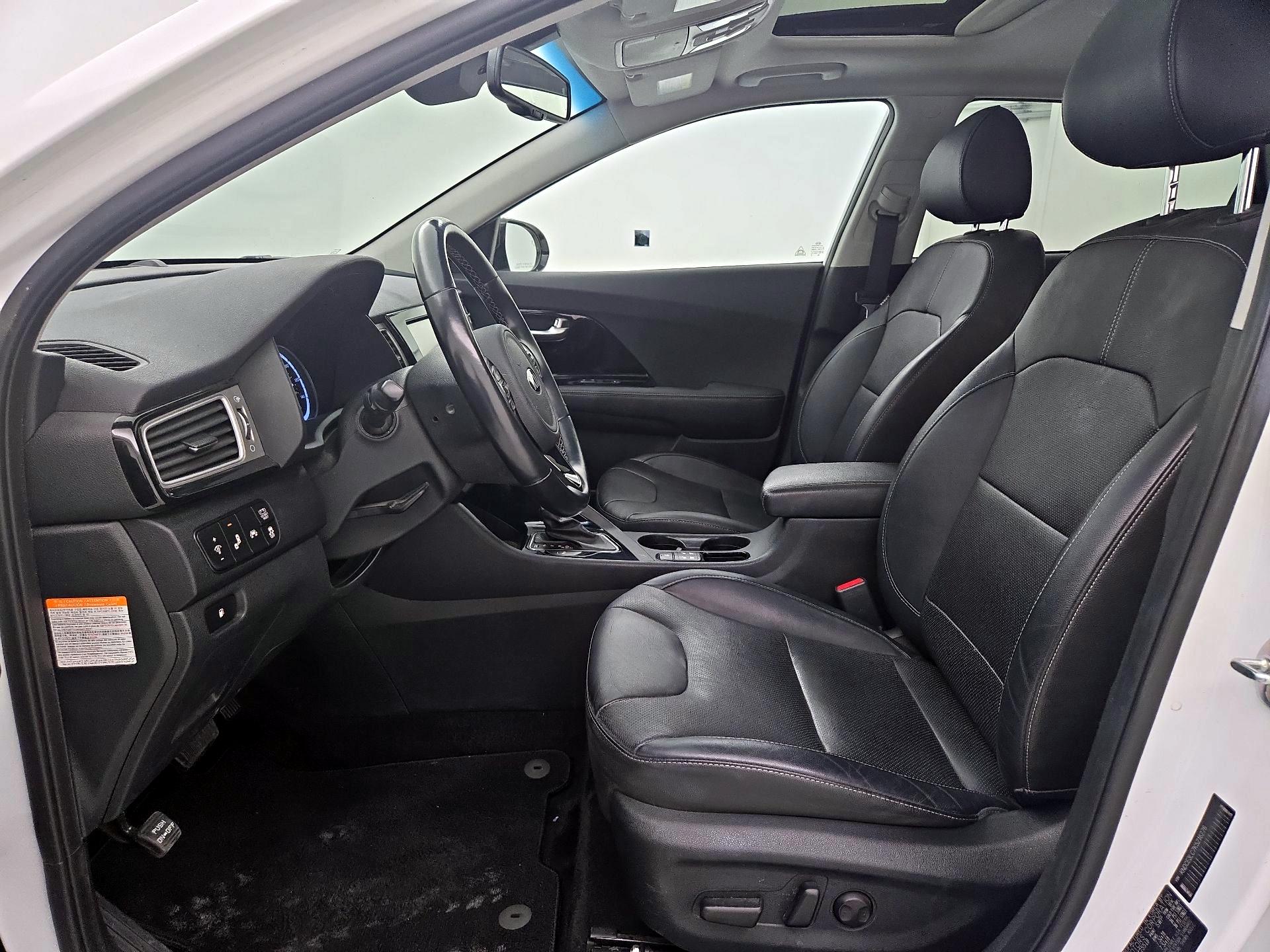 Thumbnail: 2019 Kia Niro - 11