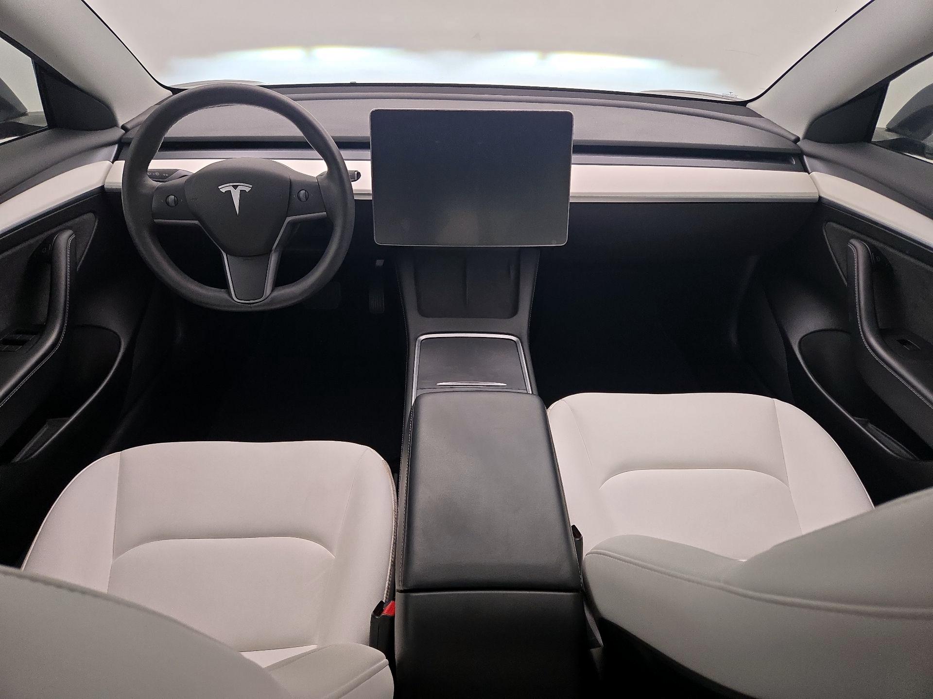 Thumbnail: 2021 Tesla Model 3 - 9