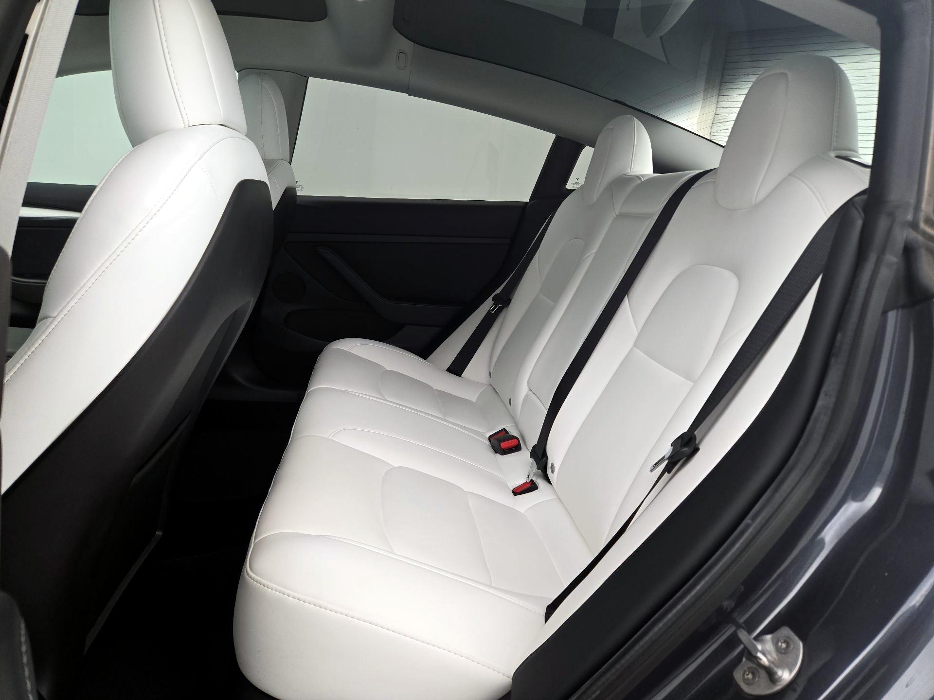 Thumbnail: 2021 Tesla Model 3 - 19