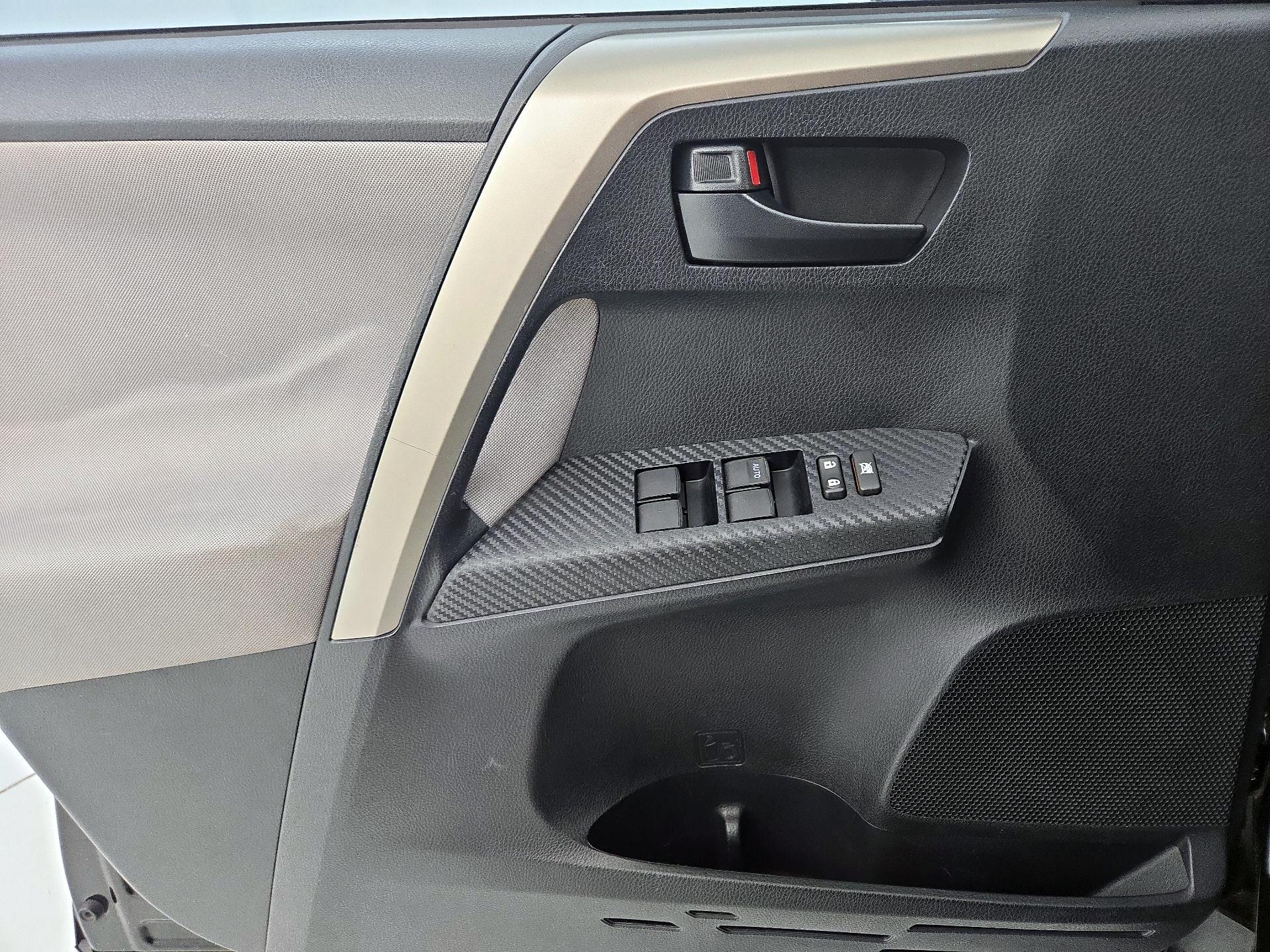 Thumbnail: 2014 Toyota RAV4 - 12