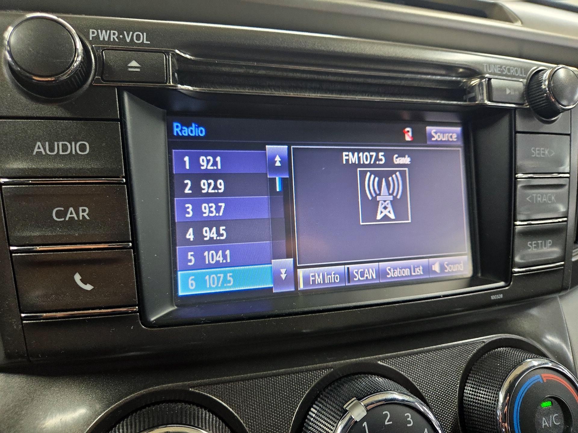 Thumbnail: 2014 Toyota RAV4 - 15