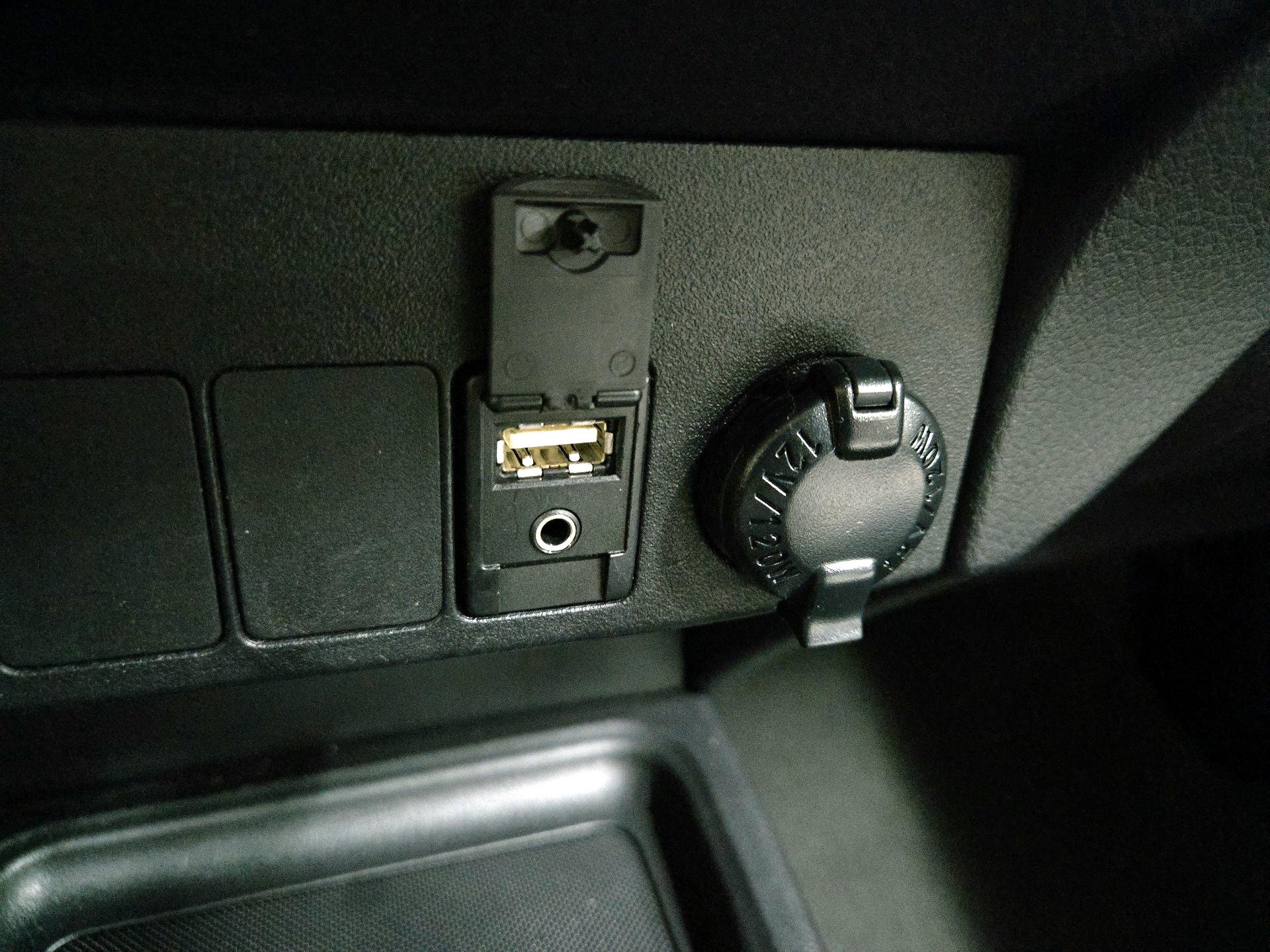 Thumbnail: 2014 Toyota RAV4 - 18