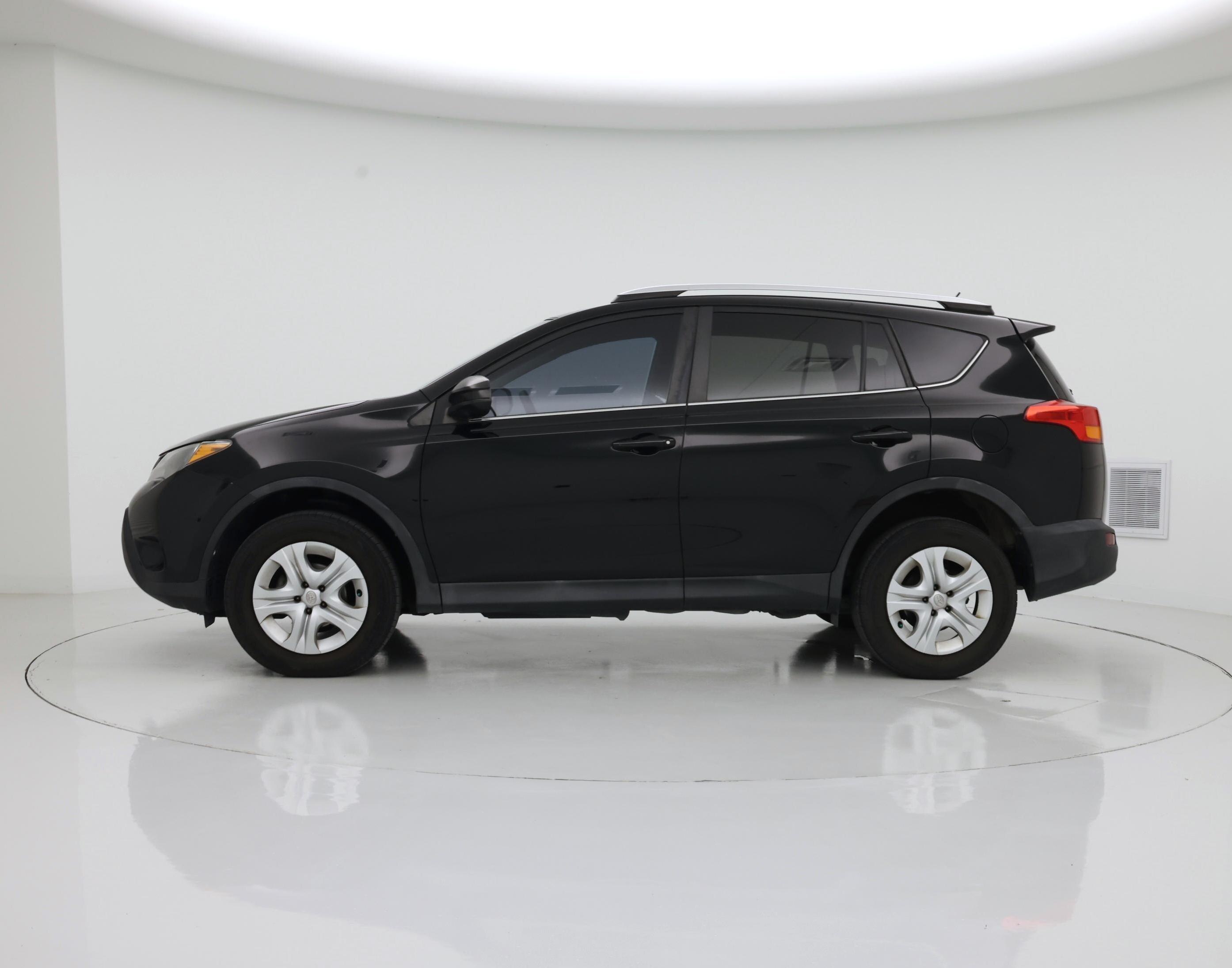 Thumbnail: 2014 Toyota RAV4 - 3