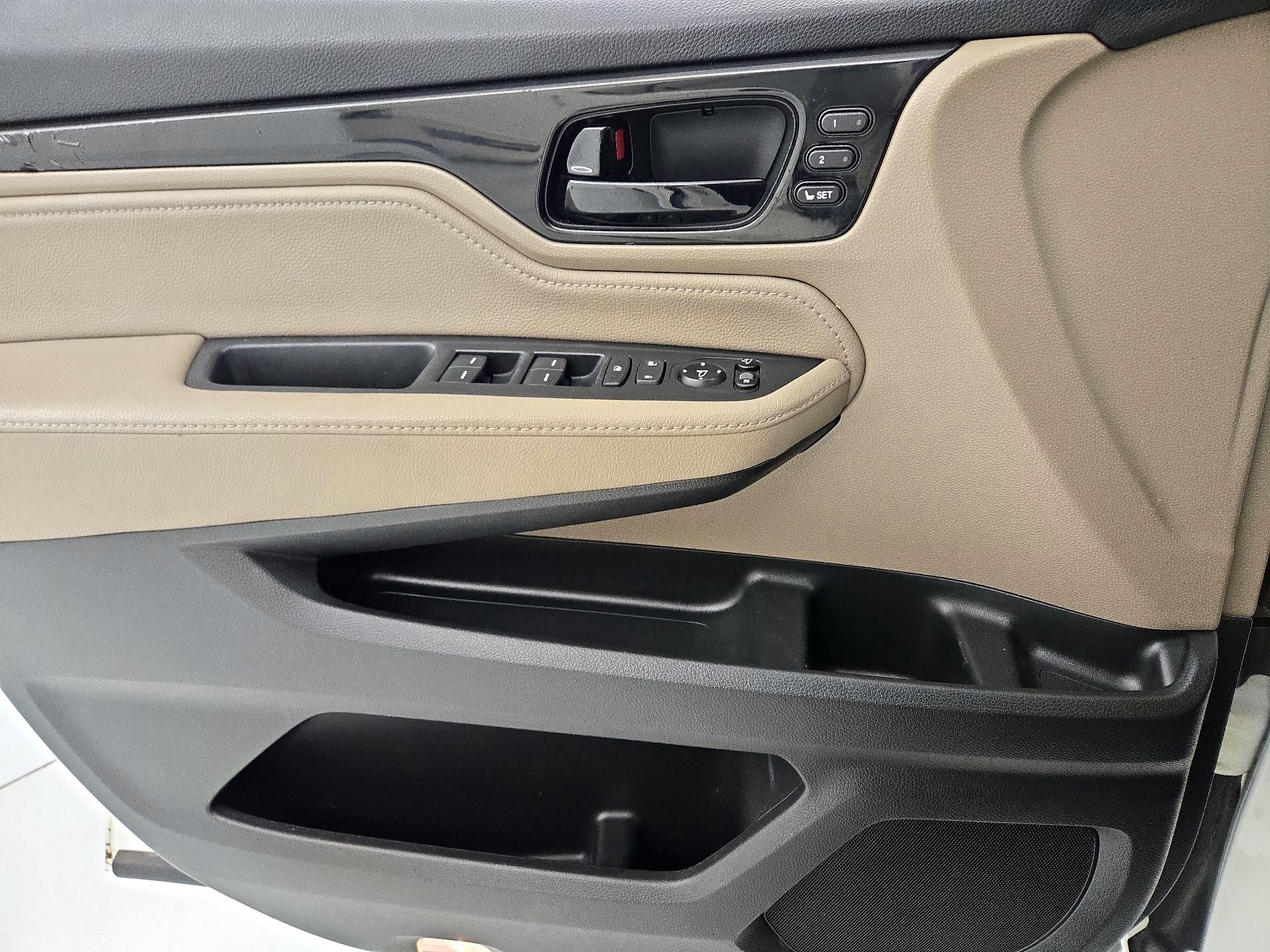 Thumbnail: 2018 Honda Odyssey - 12