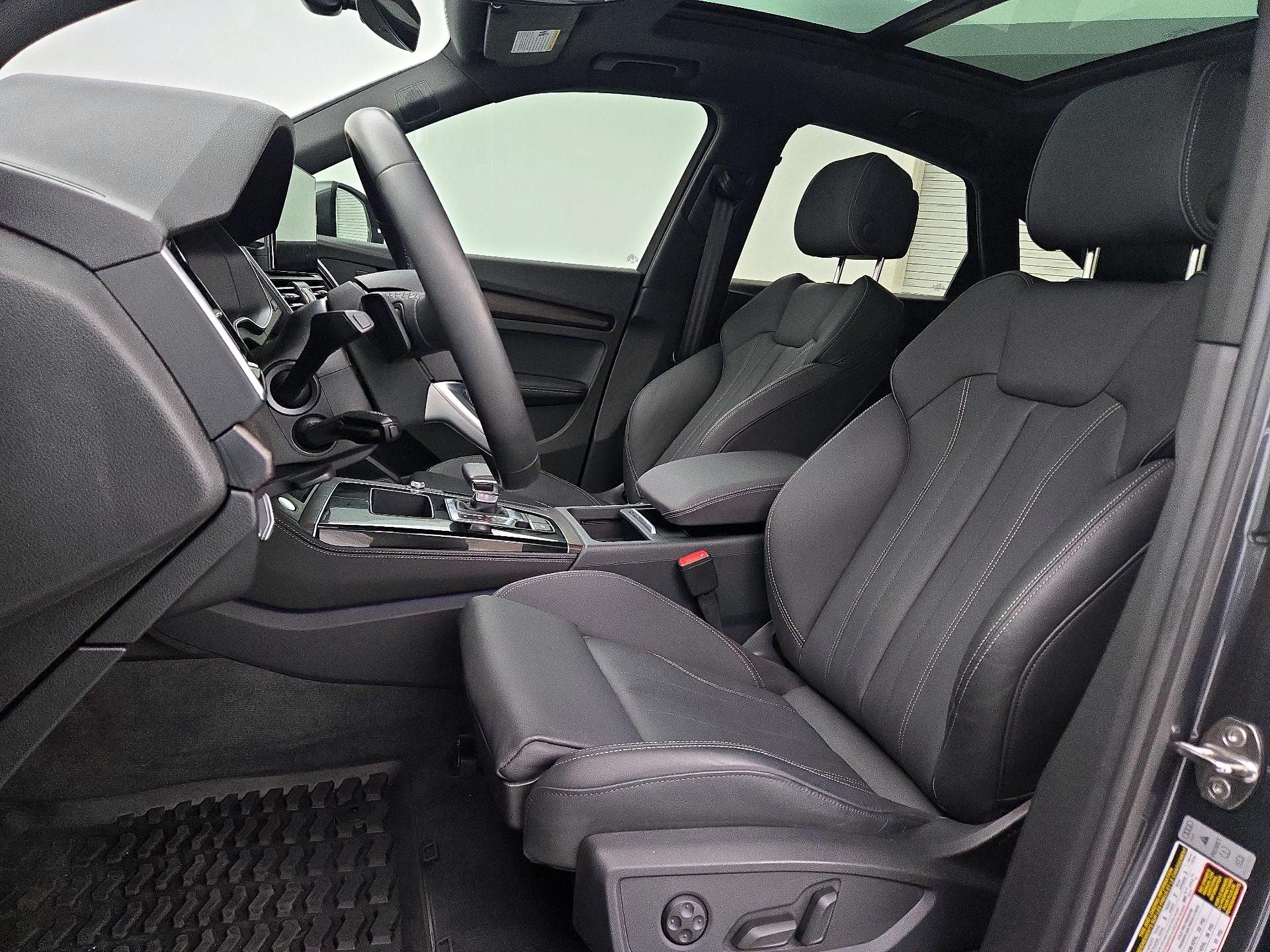 Thumbnail: 2022 Audi Q5 - 11